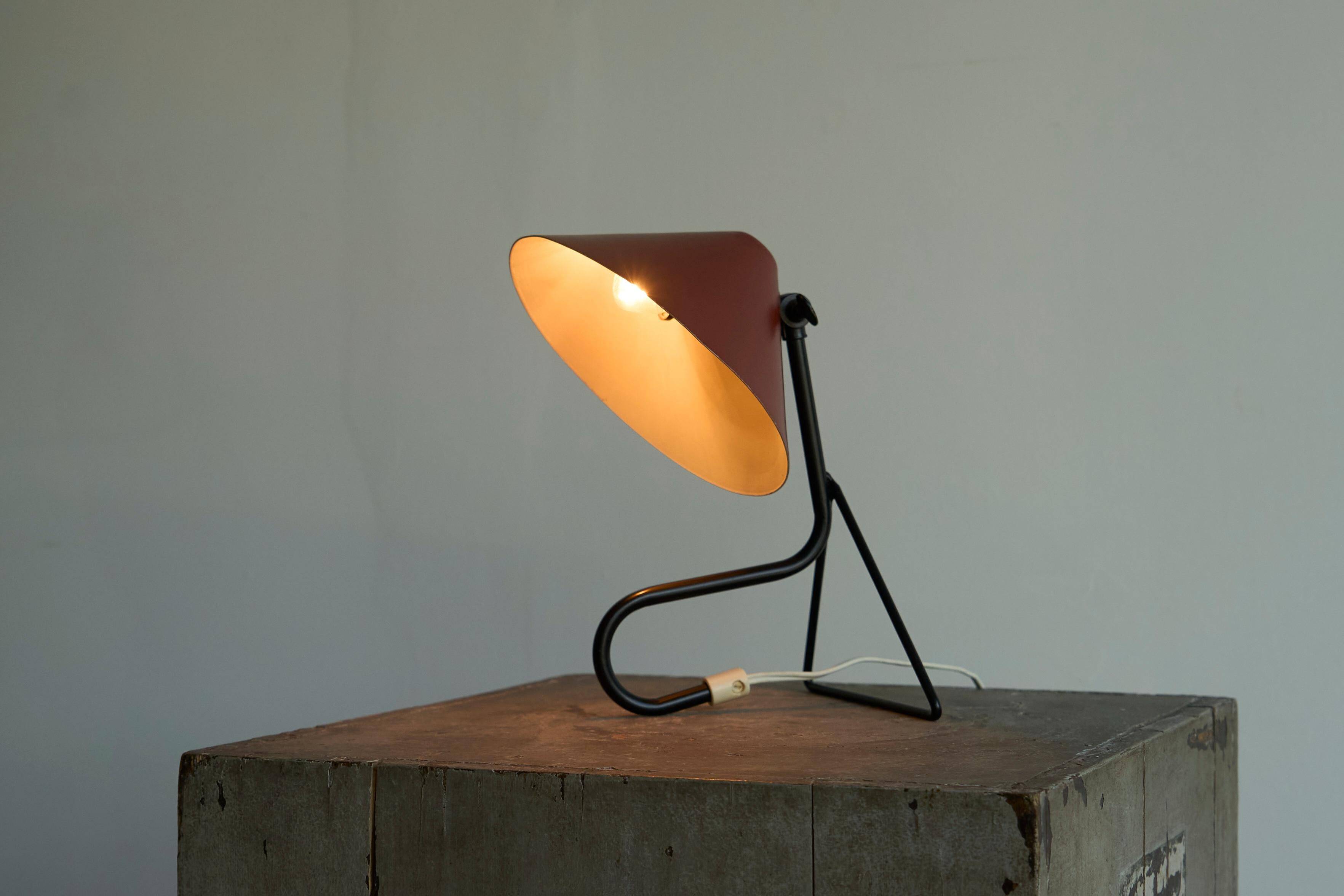 Erik Wärnå table lamp or wall sconce for Gnosjö Konstsmide 1950