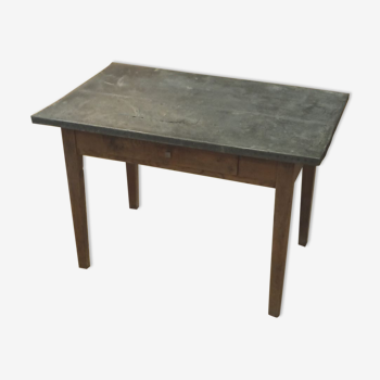 Loom table dressed in zinc, 110 x 70 cm