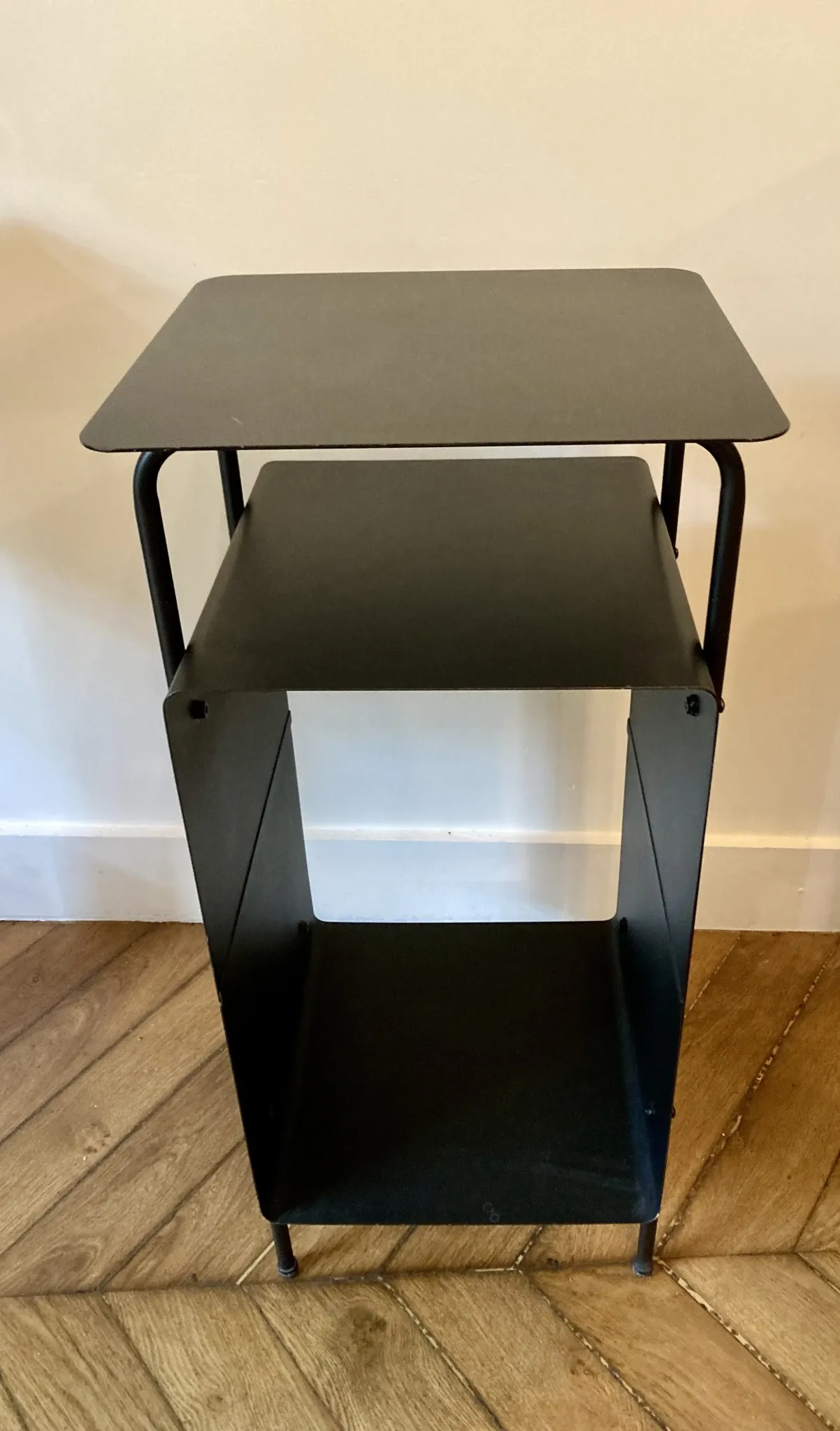Contemporary bedside table – House Doctor - black