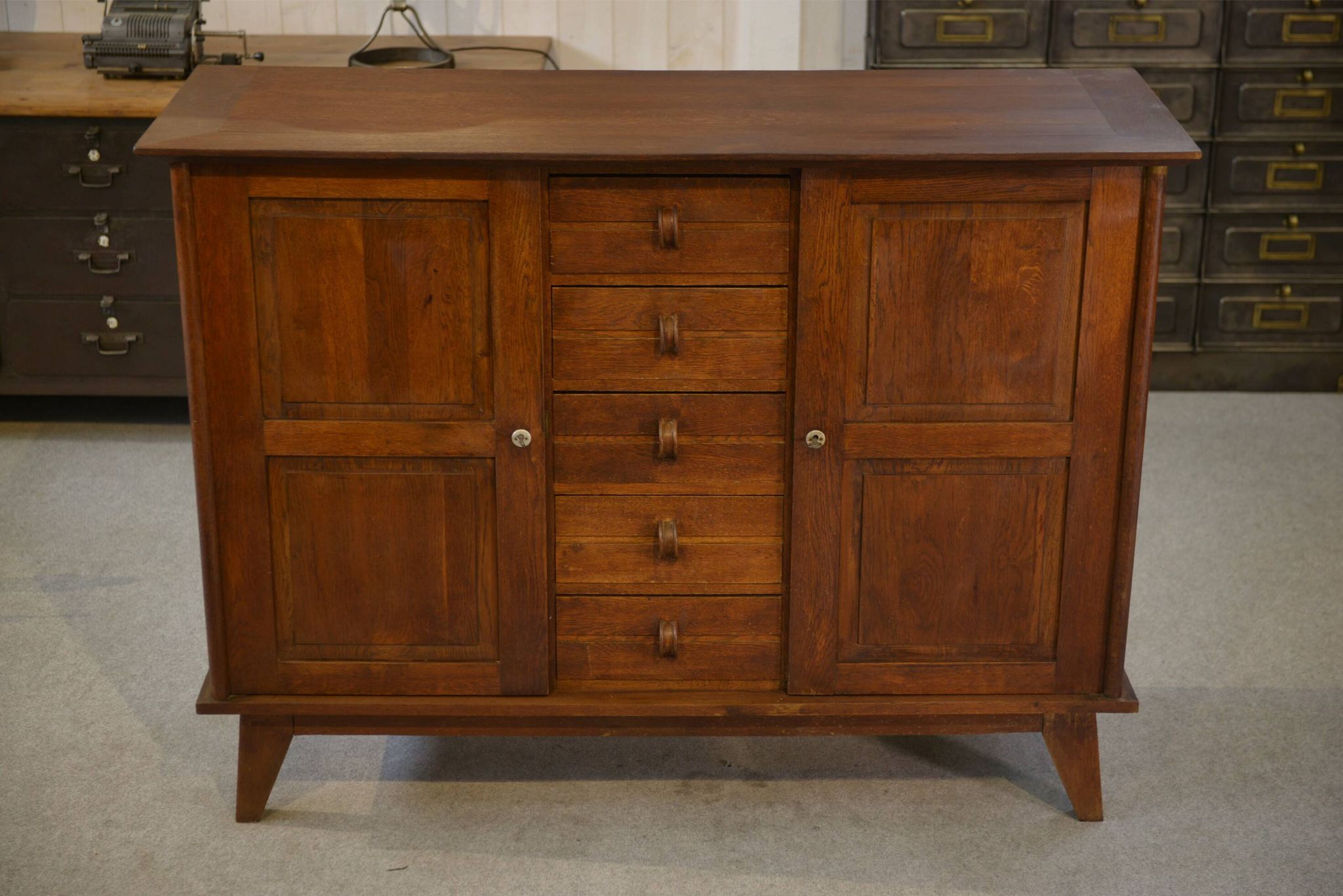 Buffet reconstruction en chêne par René Gabriel 1940’s