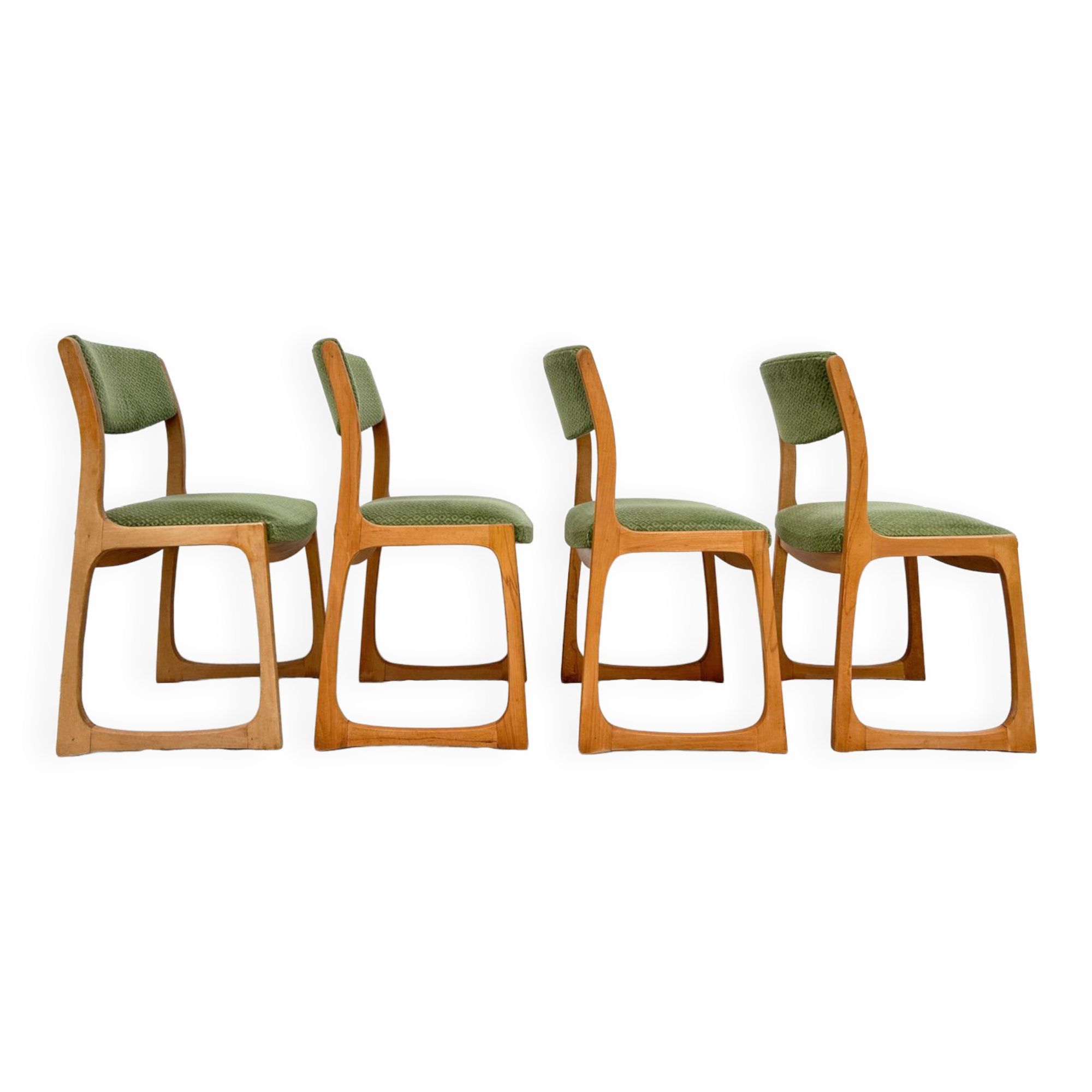 Set of 4 Self sled chairs