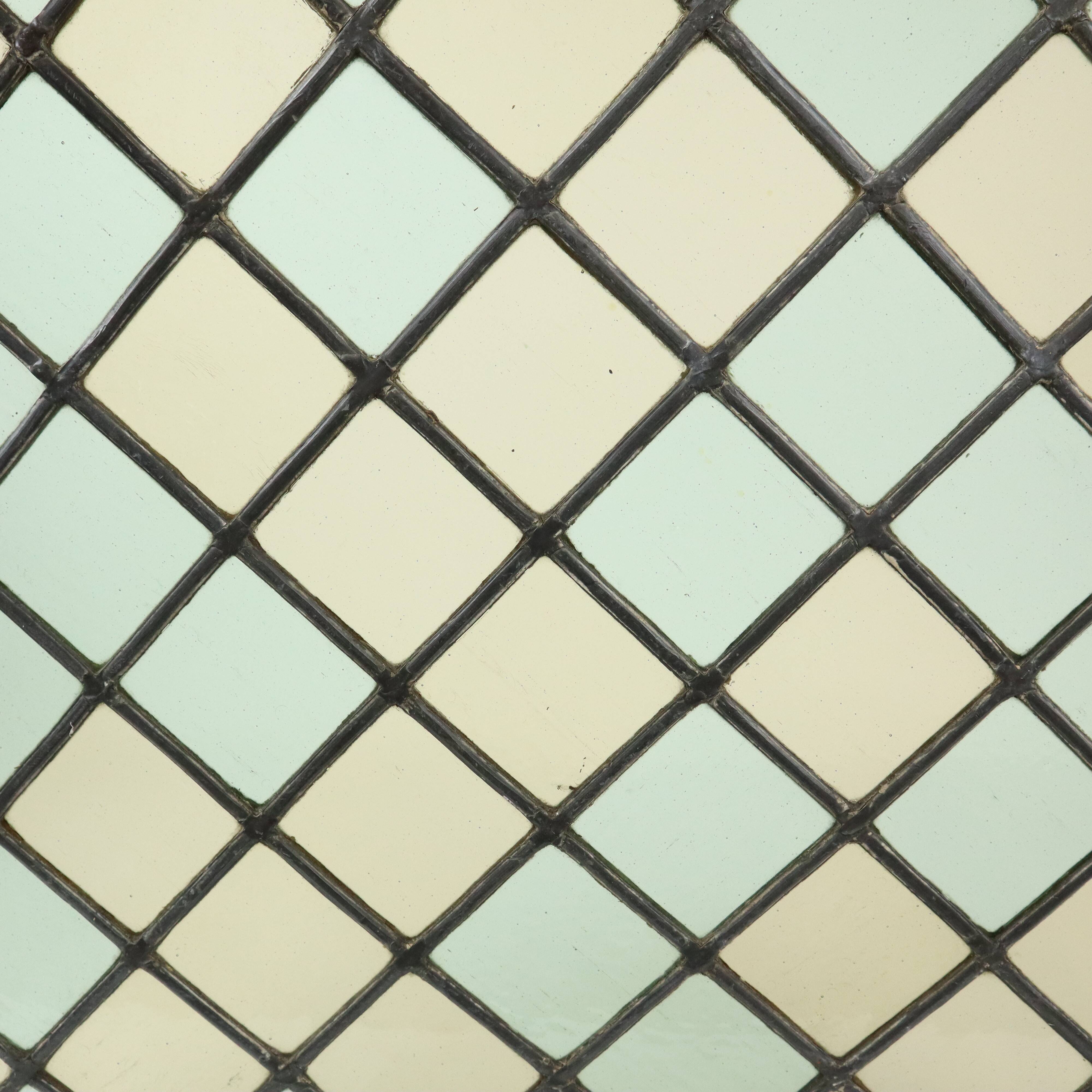 Ancien vitrail carré décoratif, attrape-soleil, 55cm