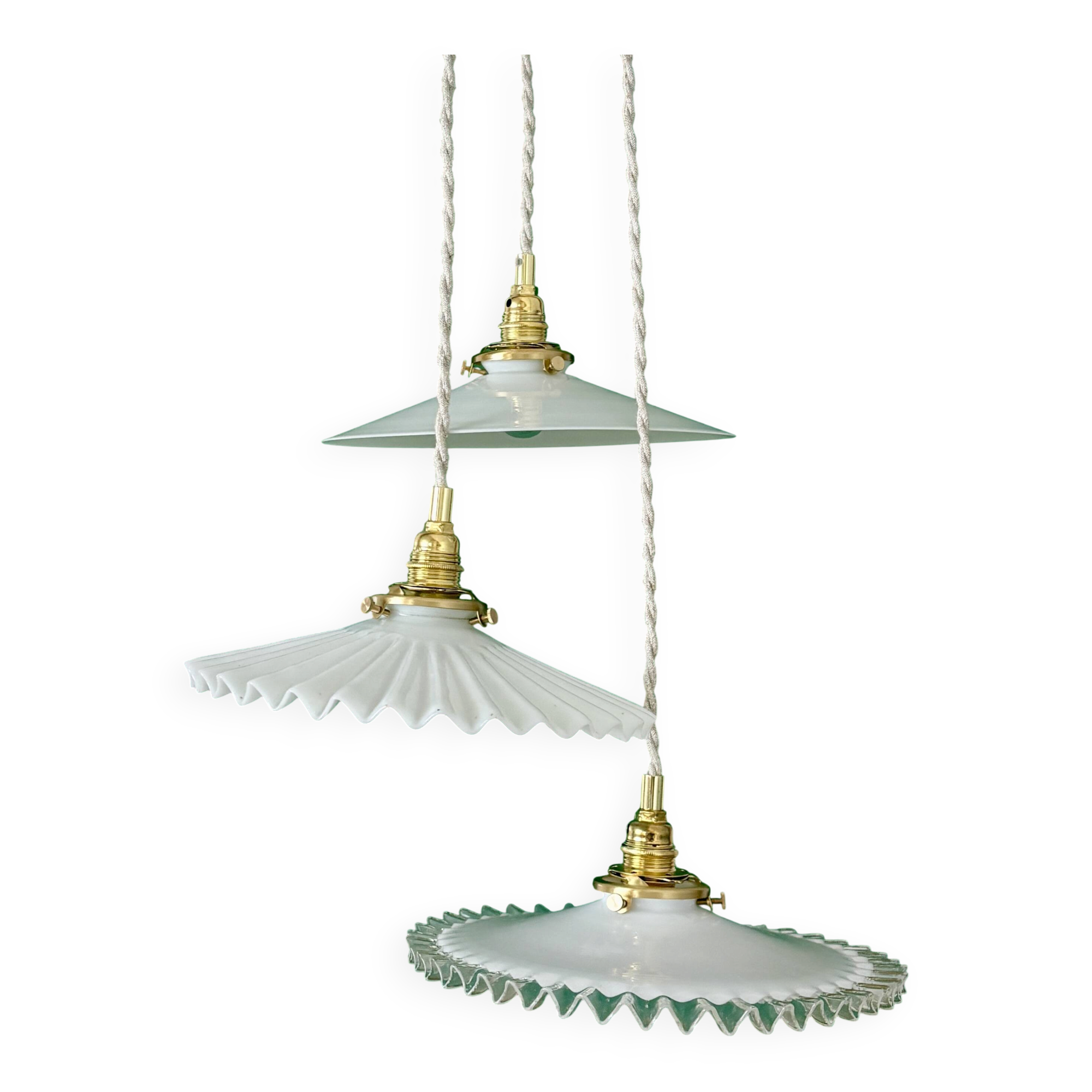 Vintage triple suspension lampshade in white opaline.
