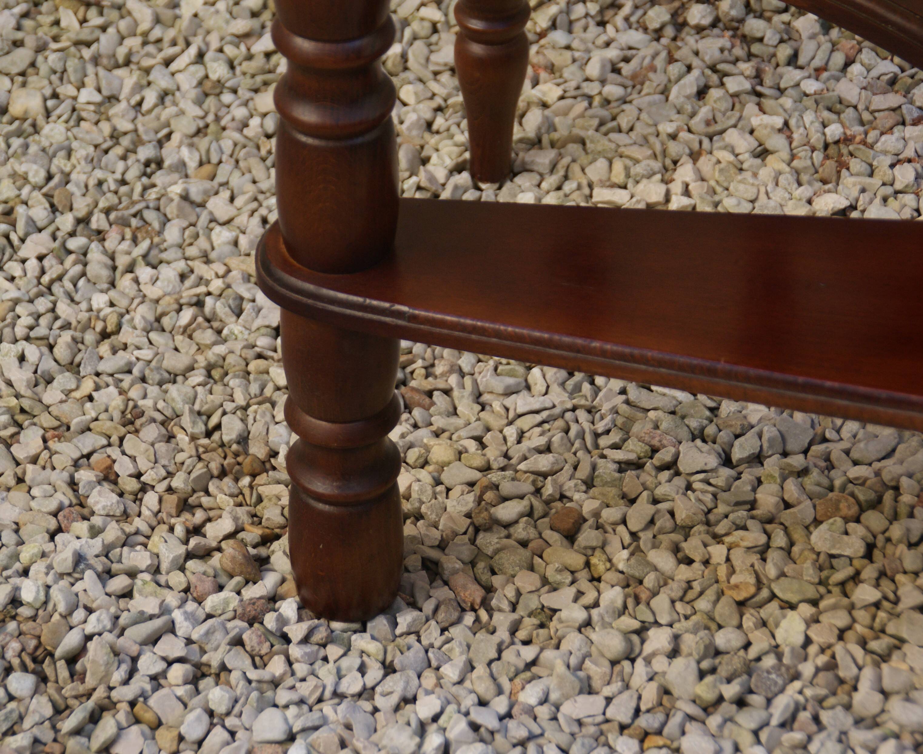 Escalier - Escabeau de bibliothèque