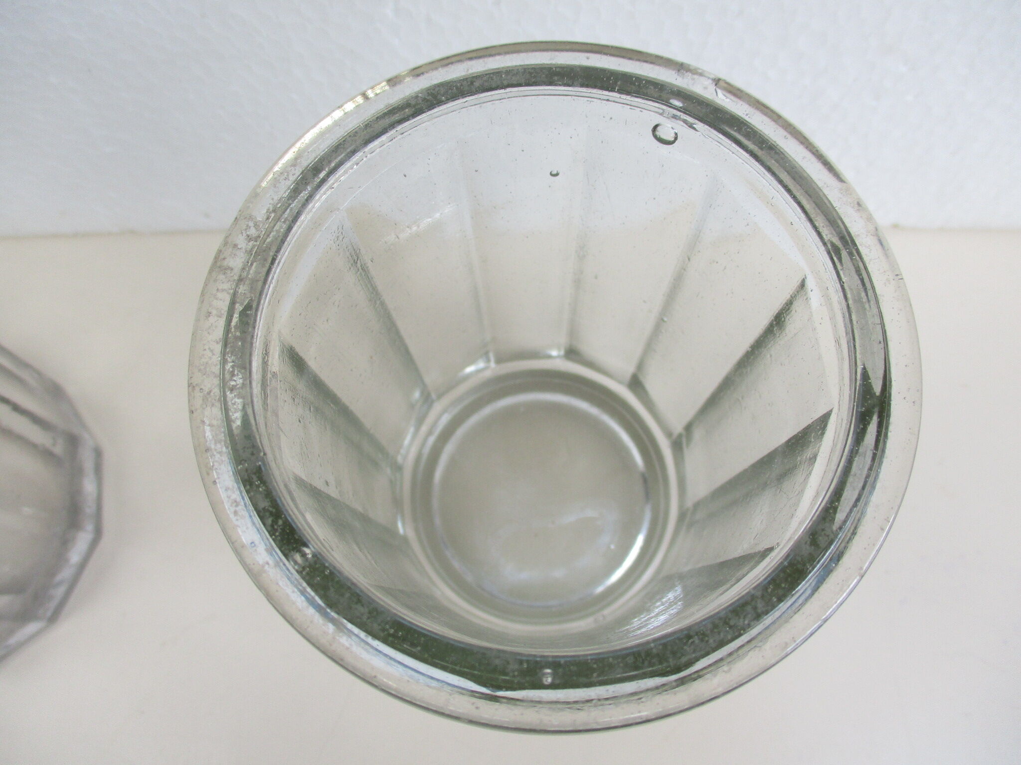 2 pots à confiture anciens en verre