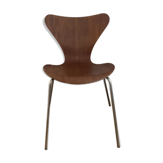 Chair Arne Jacobsen
