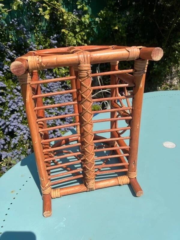 Vintage rattan magazine rack – Natural and retro elegance