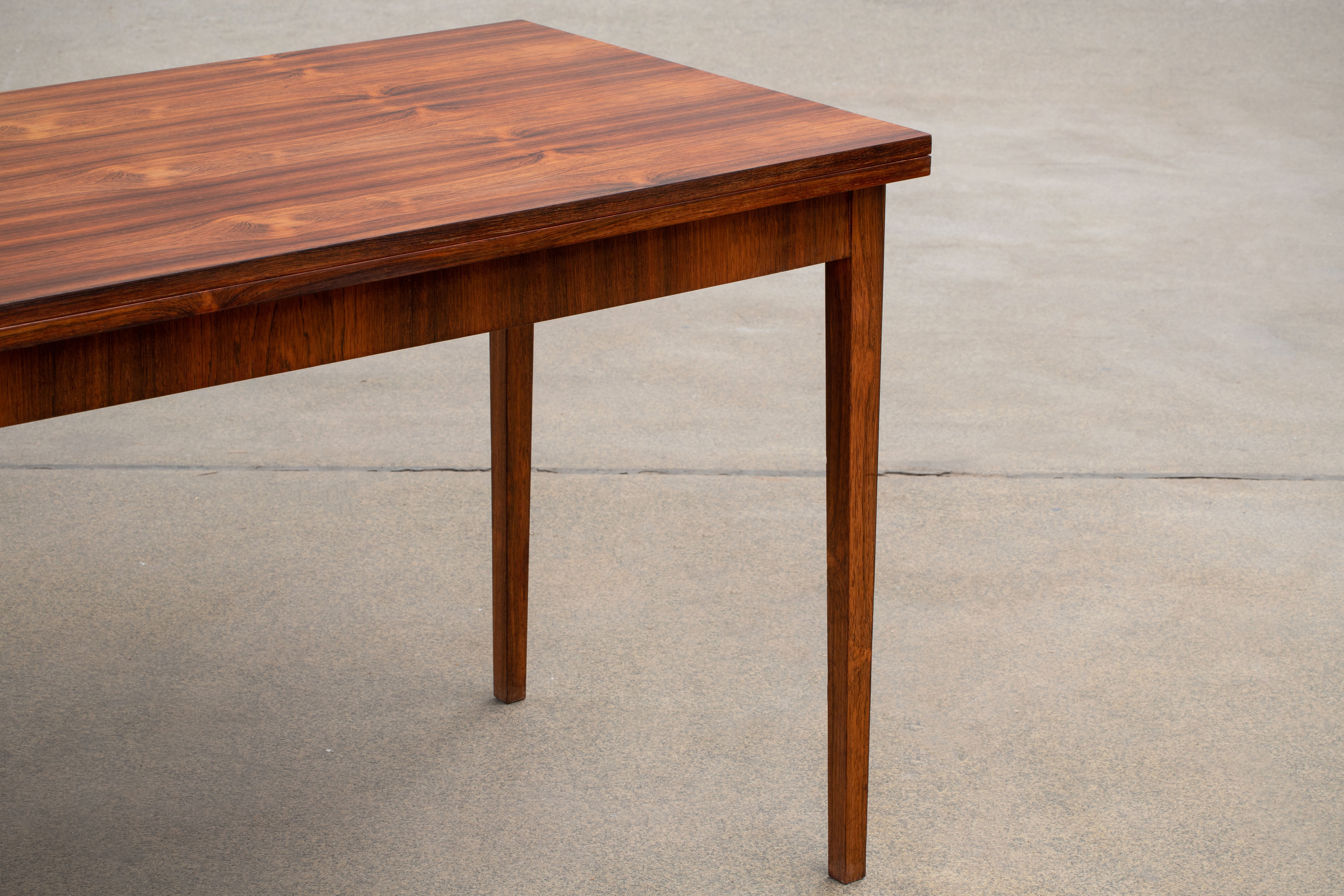 Vintage Scandinavian table in rosewood 1960