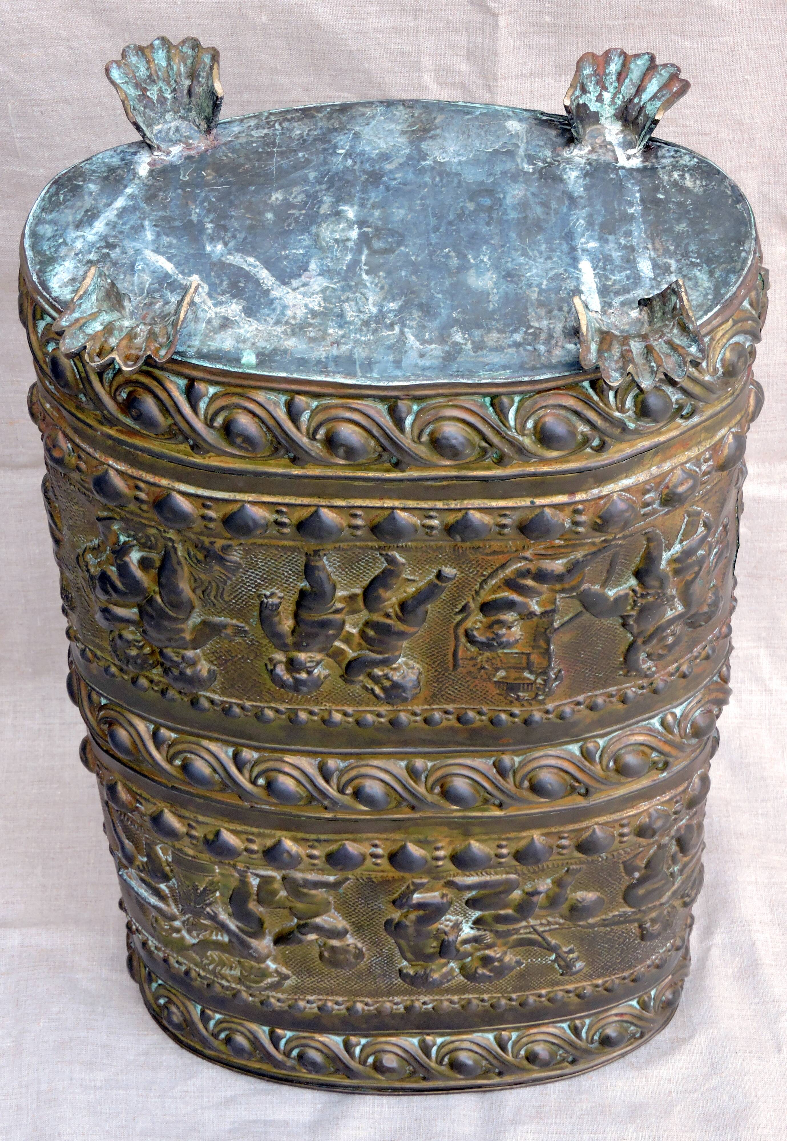 UMBRELLA HOLDER in copper with decoration in repelled CHERUBIN PUTTI ANGELOT, copperware XIX th century
