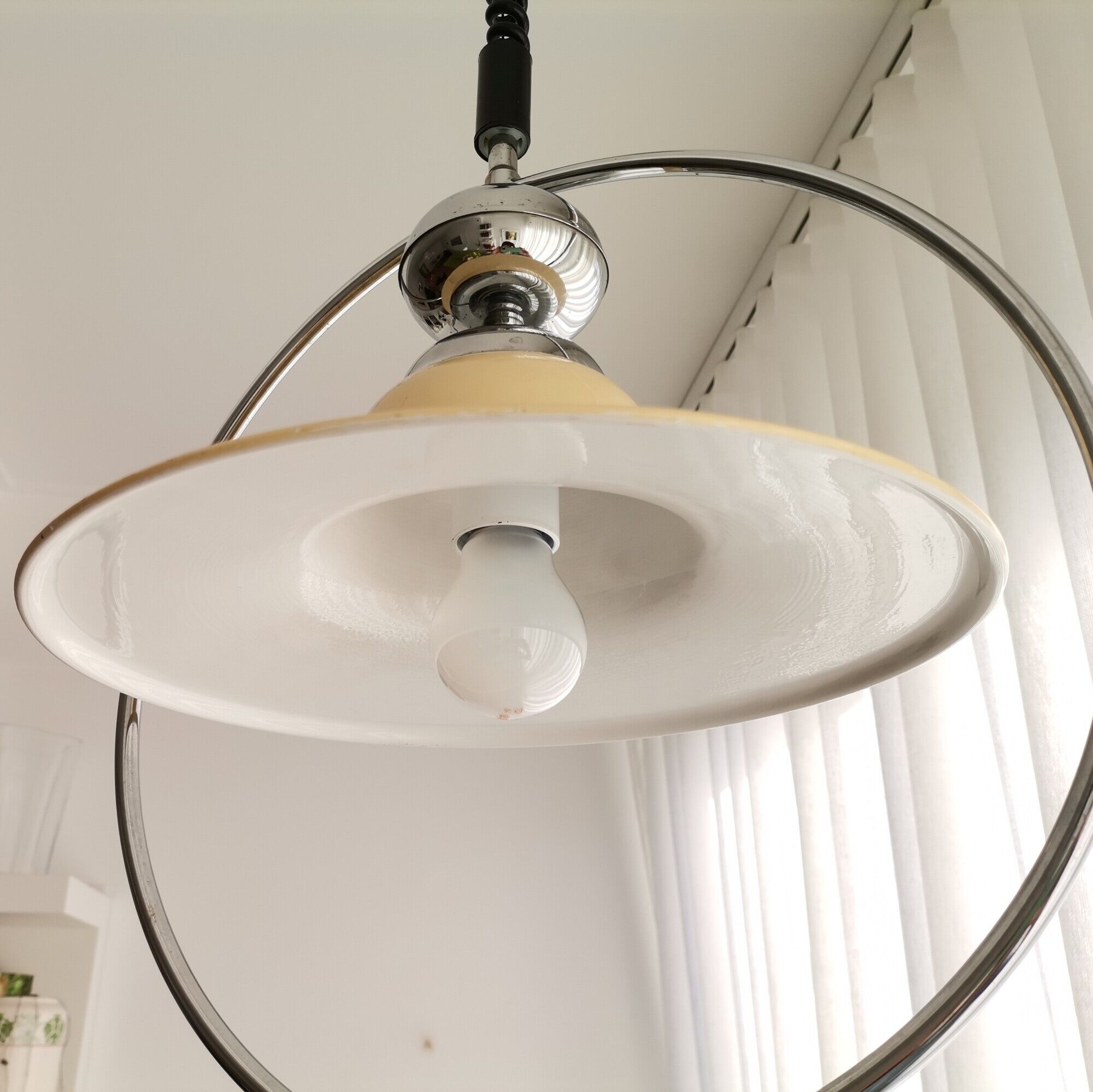 Pull-down rise and fall mid century modern 1960s hanging lamp