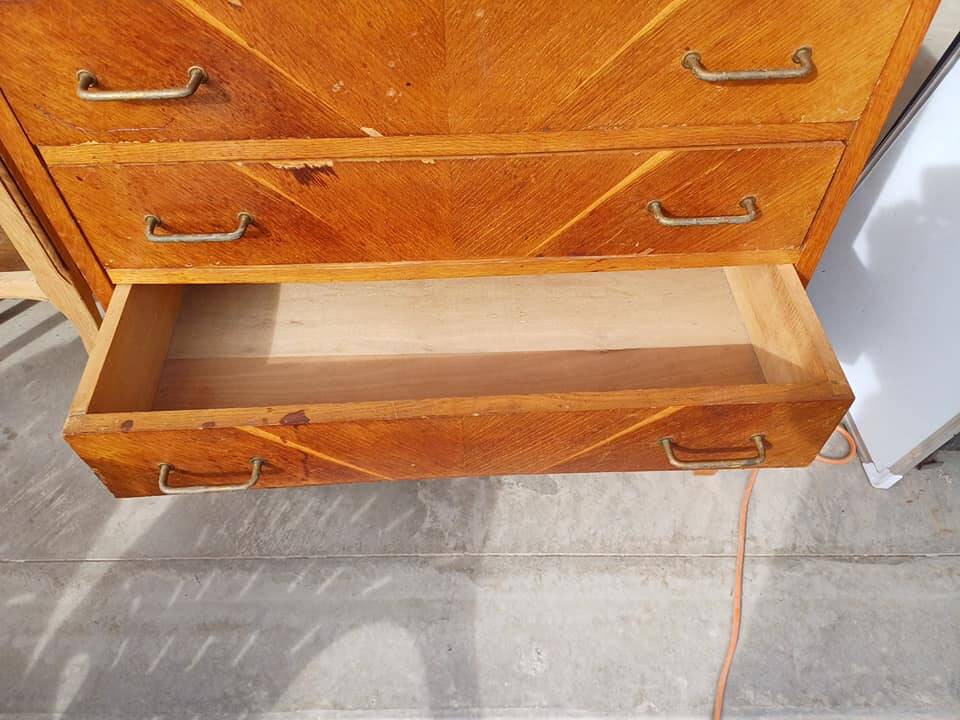 Commode vintage 1950 environ