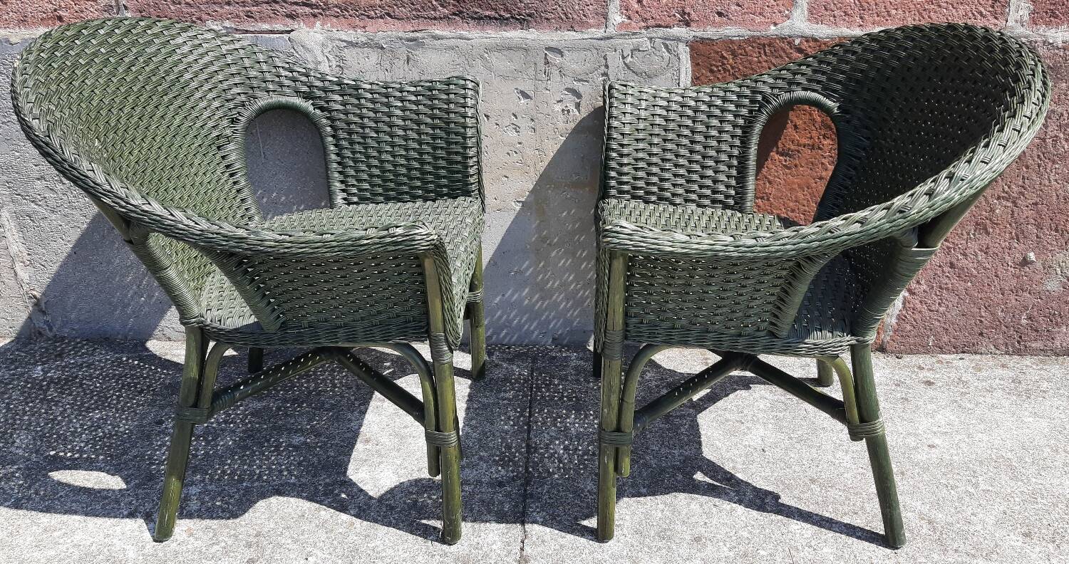 Salon de jardin complet en rotin. (Sofa, fauteuils x 2, table basse)