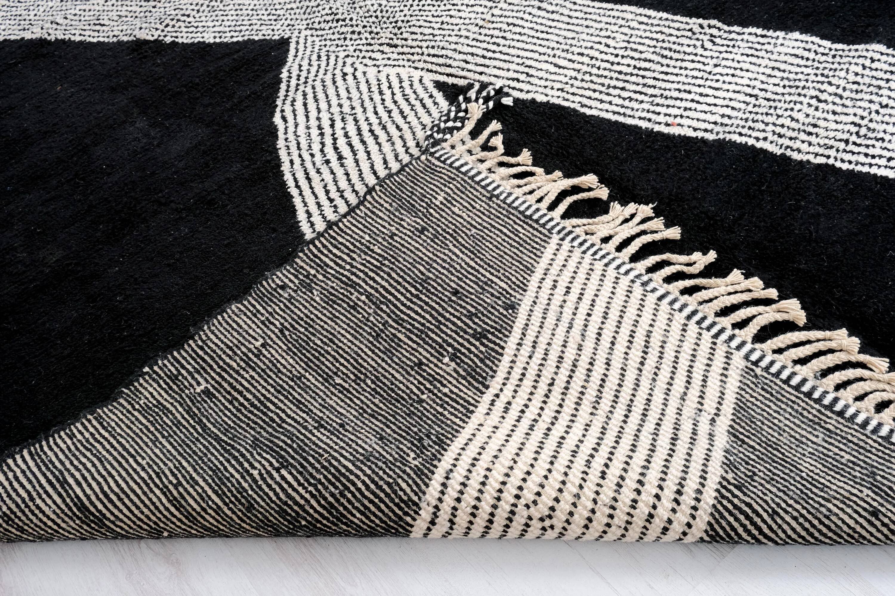Traditional Moroccan rug, pure wool, 3x2 m.