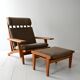 Fauteuil avec repose-pieds Hans Wegner GE 375