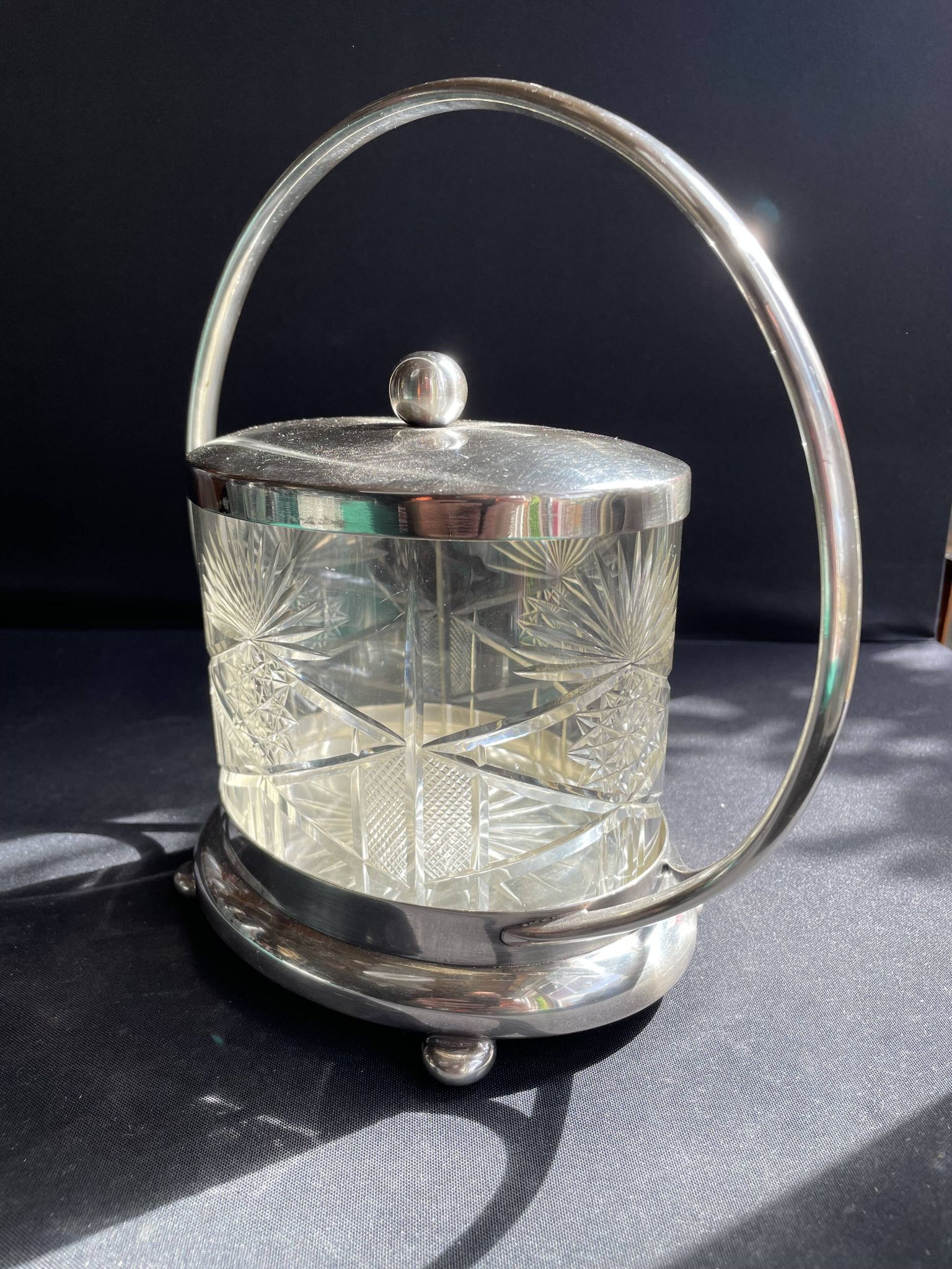 Biscuitier cristal taillé et métal argenté F. W. Quist (1831-1903)