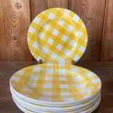 Set of 8 Digoin Sarreguemines flat plates, Scottish pattern, 1960s