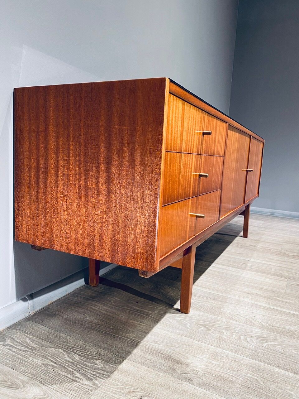 Enfilade avec tiroirs et étagères vintage 60