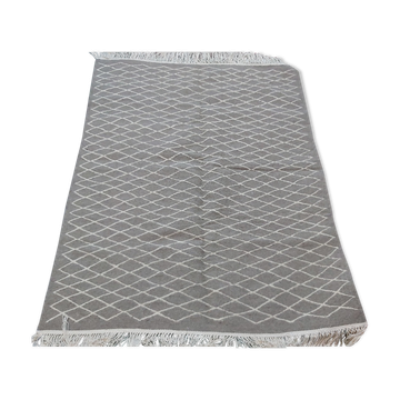 Traditional grey and white berber carpet 200x150cm