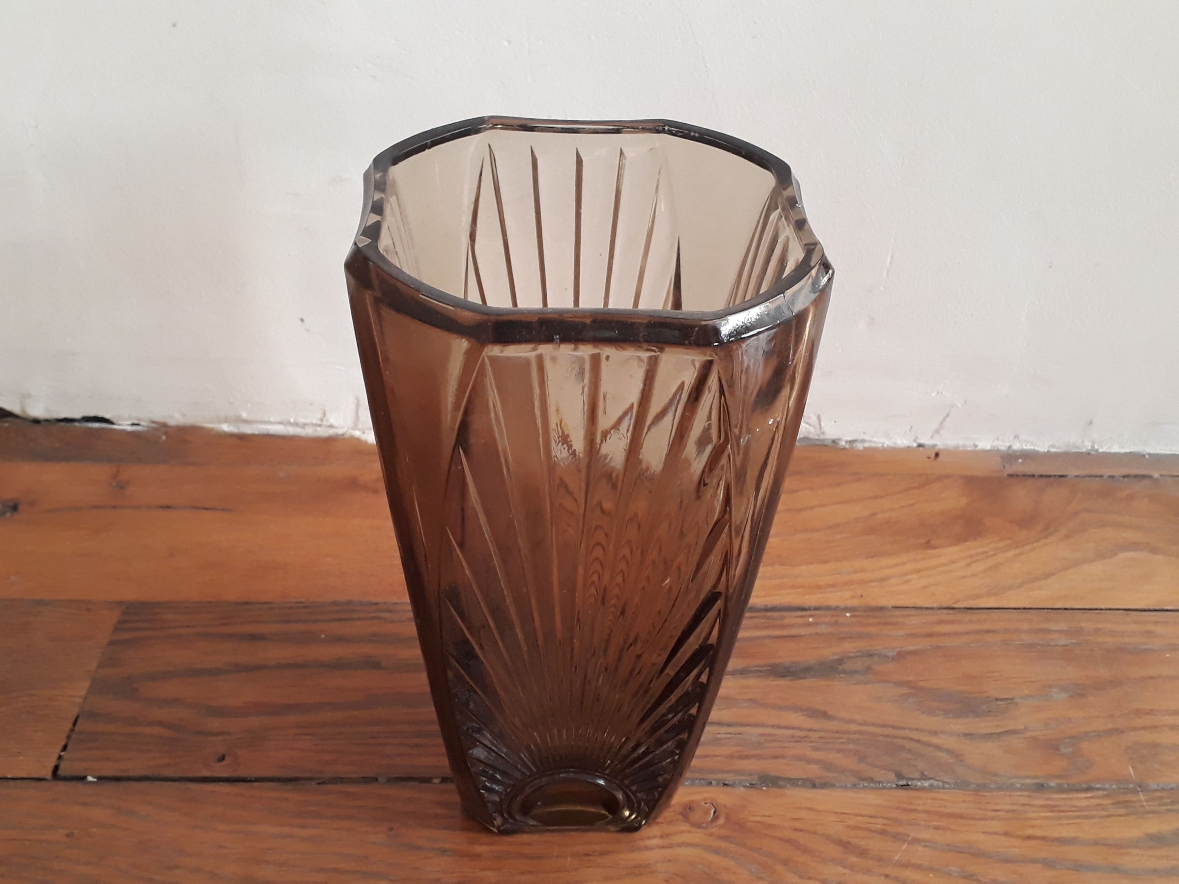Vase art deco smoked glass