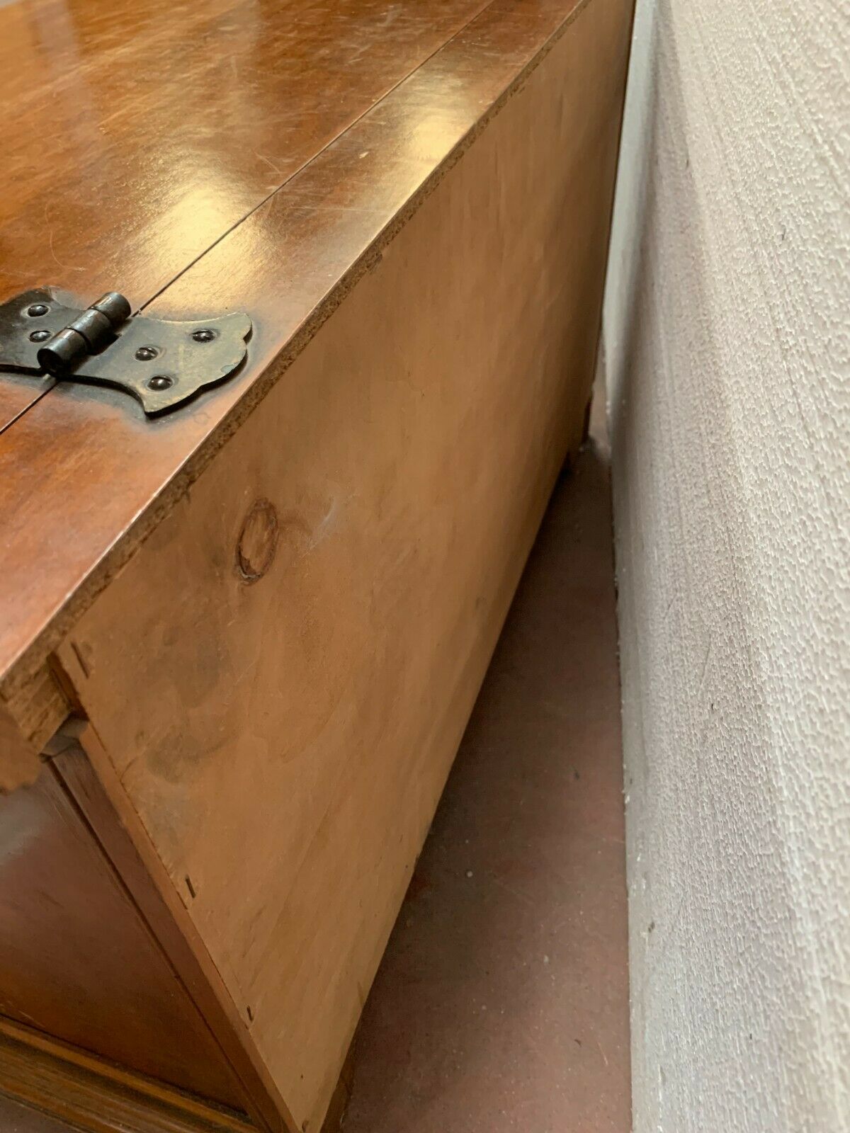 Coffre bar en bois naturel XX siècle