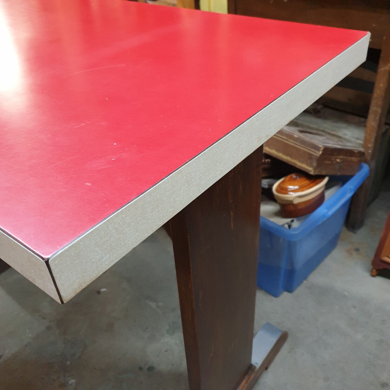 30s/40s bistro table in red formica