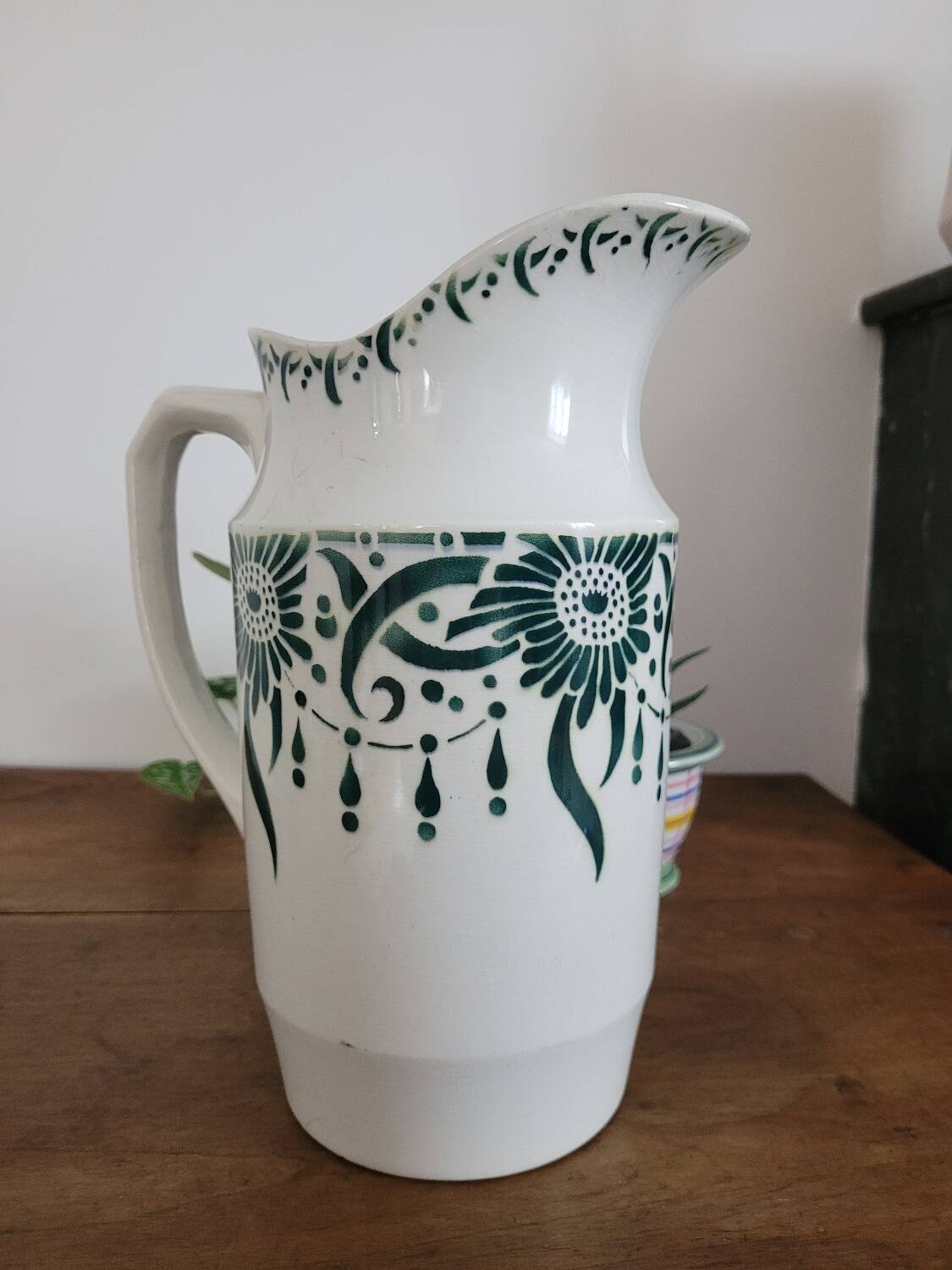 Pitcher / vase St Amand 463