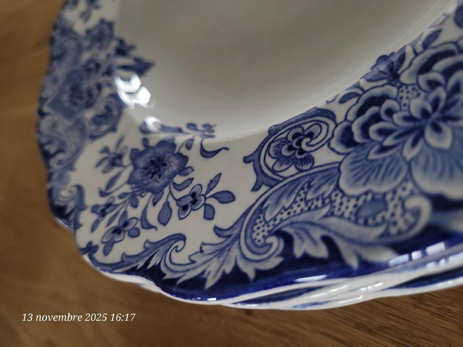 4 assiettes creuses Dordrecht Boch Frères La Louvière