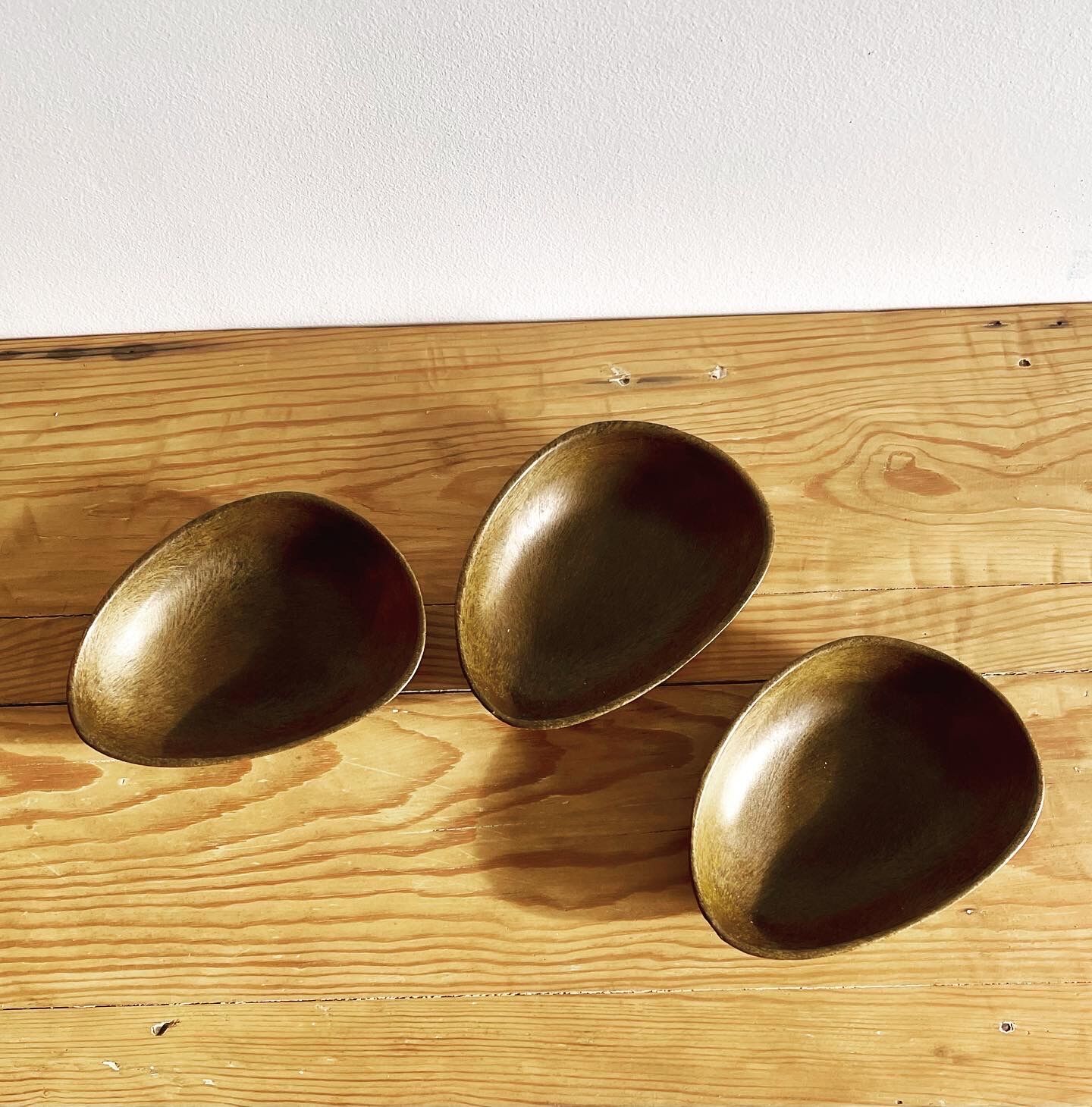 Set of 3 wooden cups