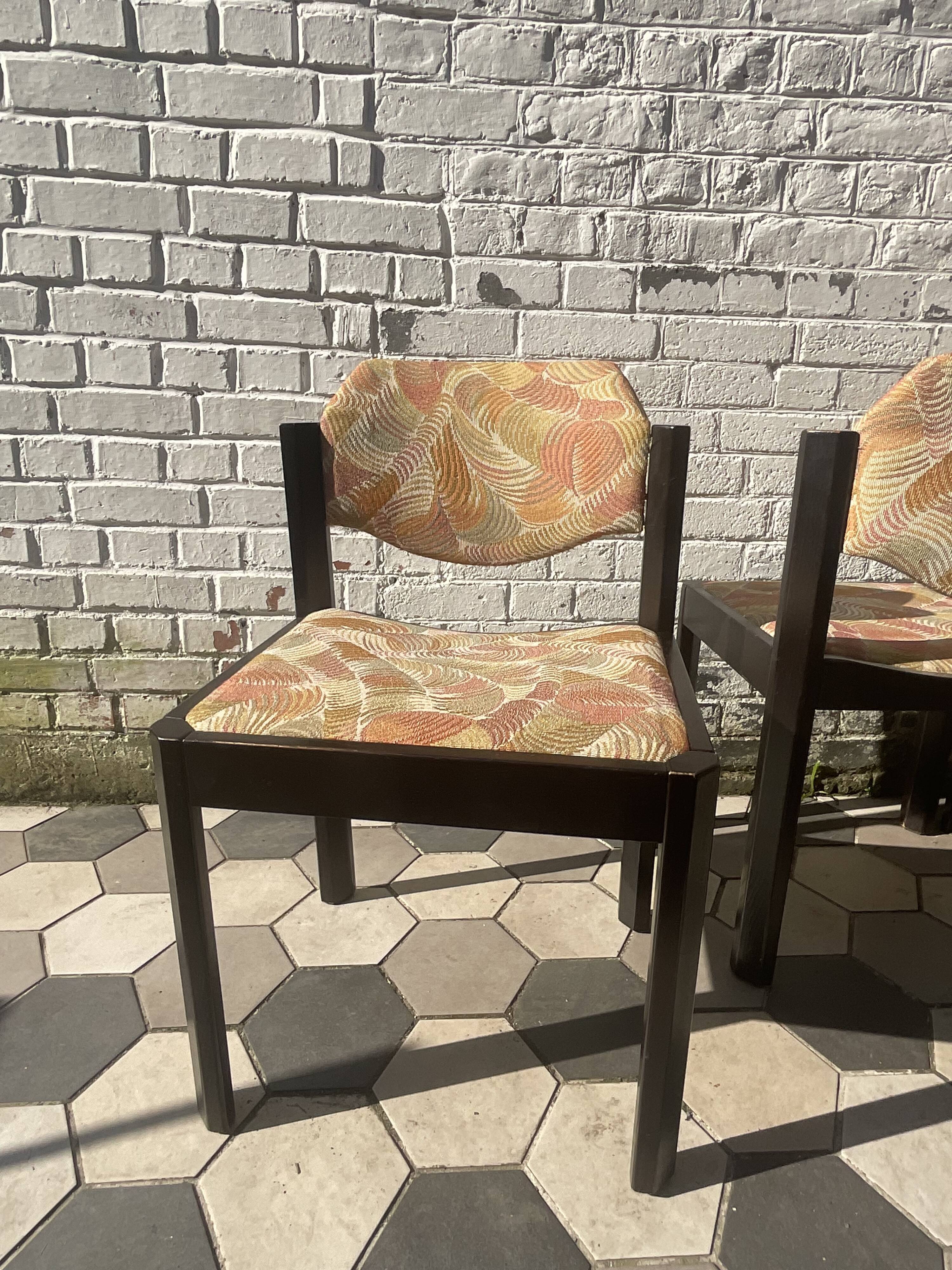 5 wooden and fabric chairs, 60s-70s