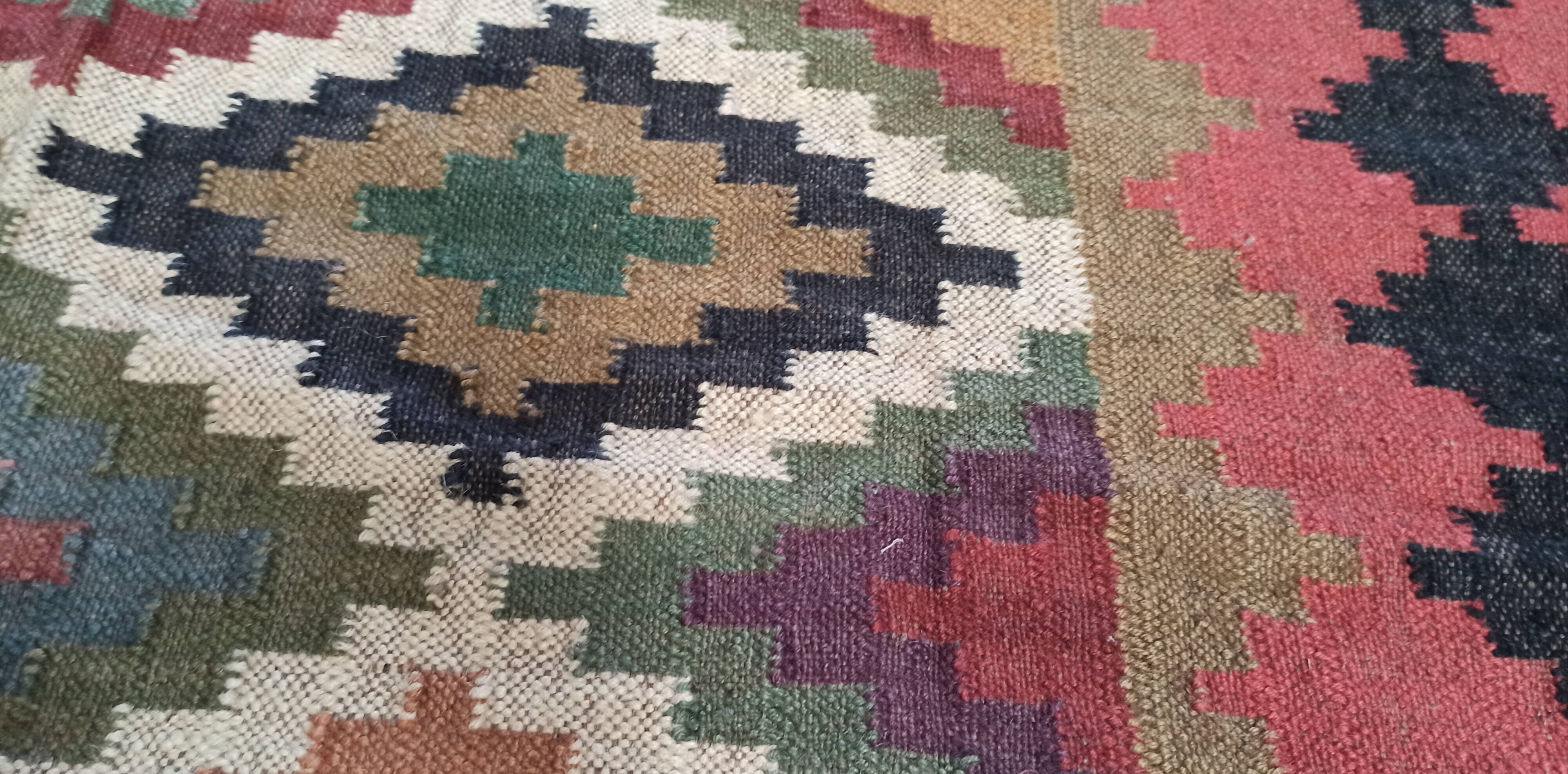 Kilim rug in jute and cotton. 150cm x 240cm