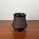 Mid-century studio ceramic tripod vase by Eke Bjeren for Gabriel Keramik, 1960s.