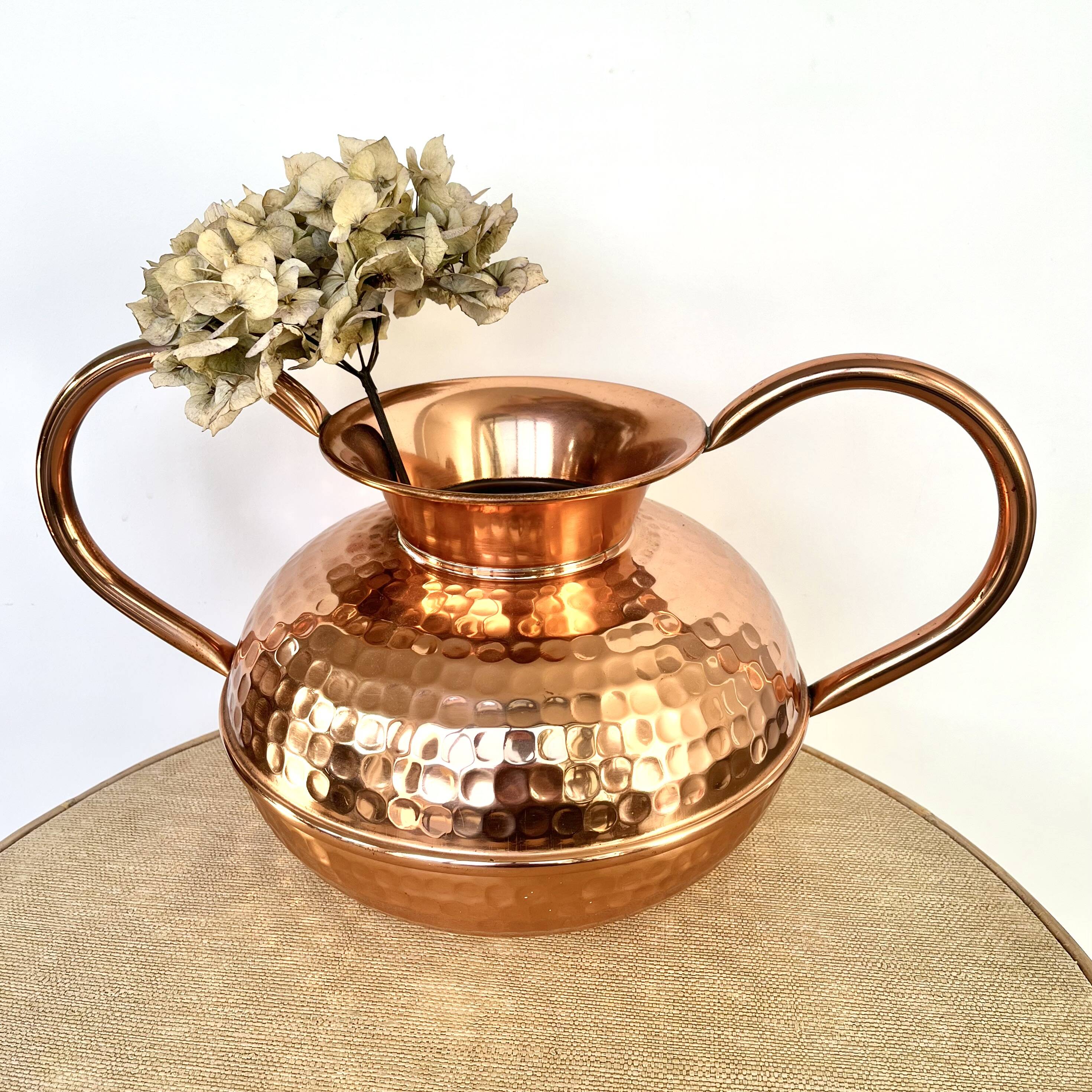 Villedieu hammered copper pot vase with handles, 20th century