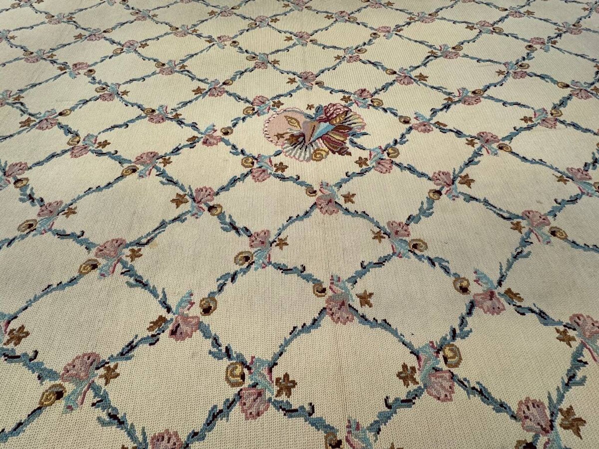 Tapis aux petits points  500x280 cm