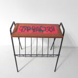 Table à carreaux vintage avec porte-journaux, porte-revues
