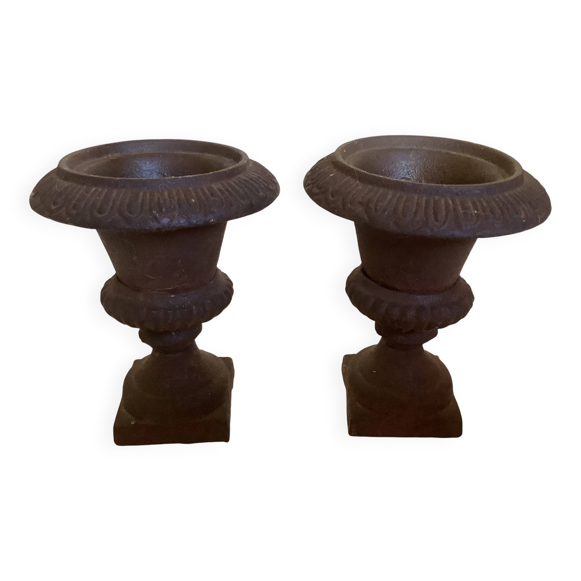 Pair of Médicis vase candlesticks in cast iron