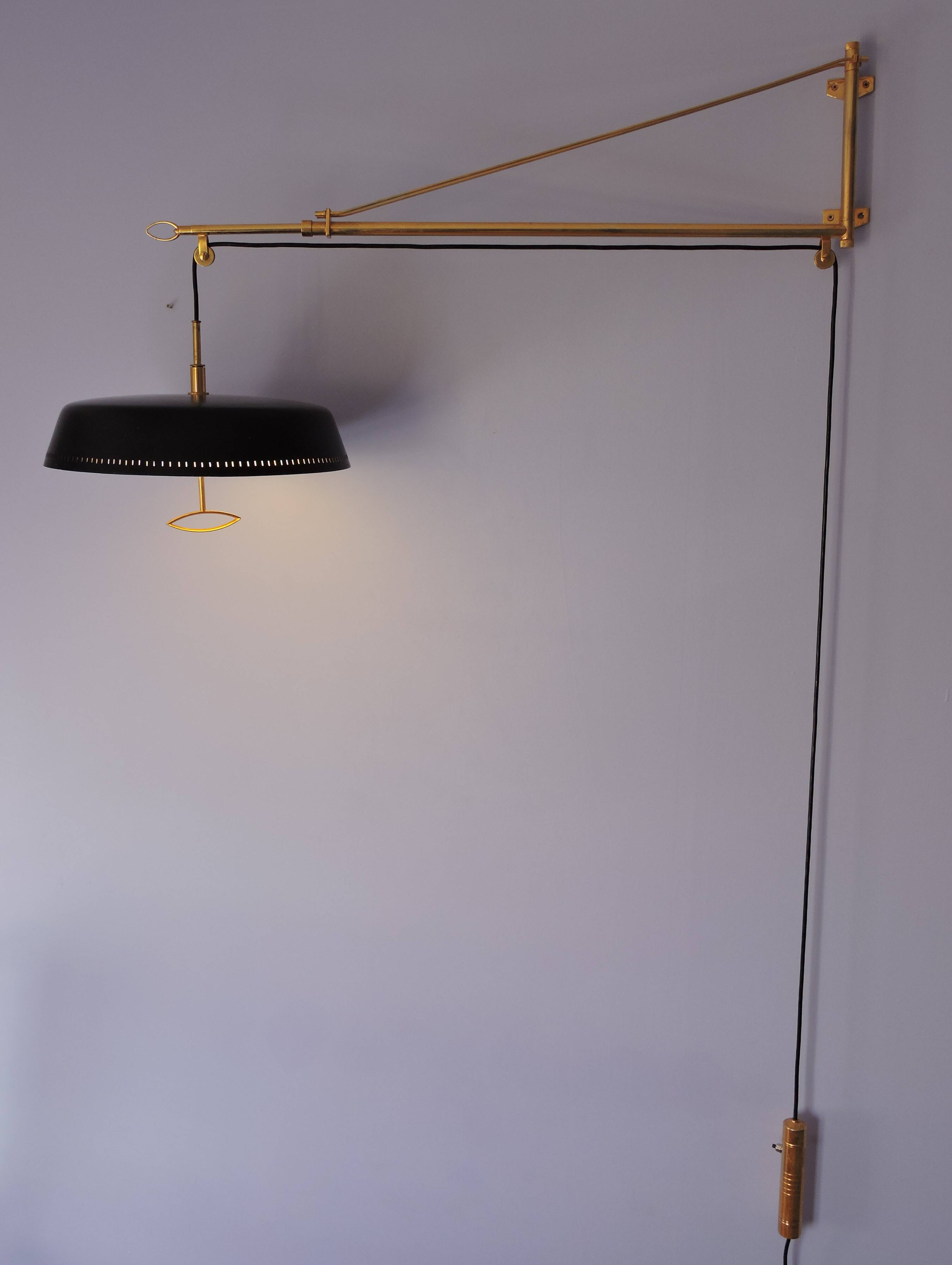 Wall lamp with telescopic counterweight Stilnovo brass
