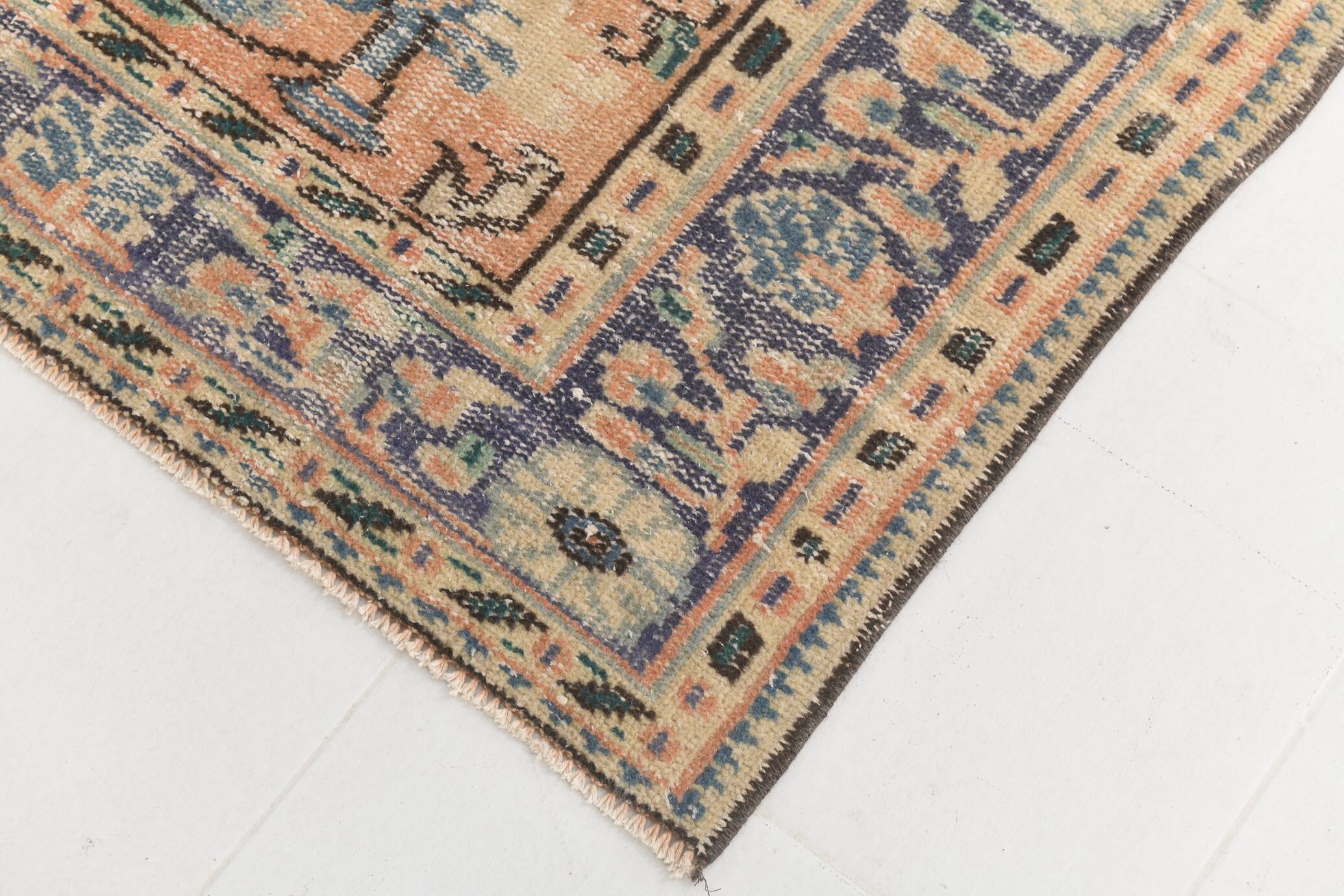 6x9 Peach & Navy Blue Classic Turkish Rug, 180x275Cm