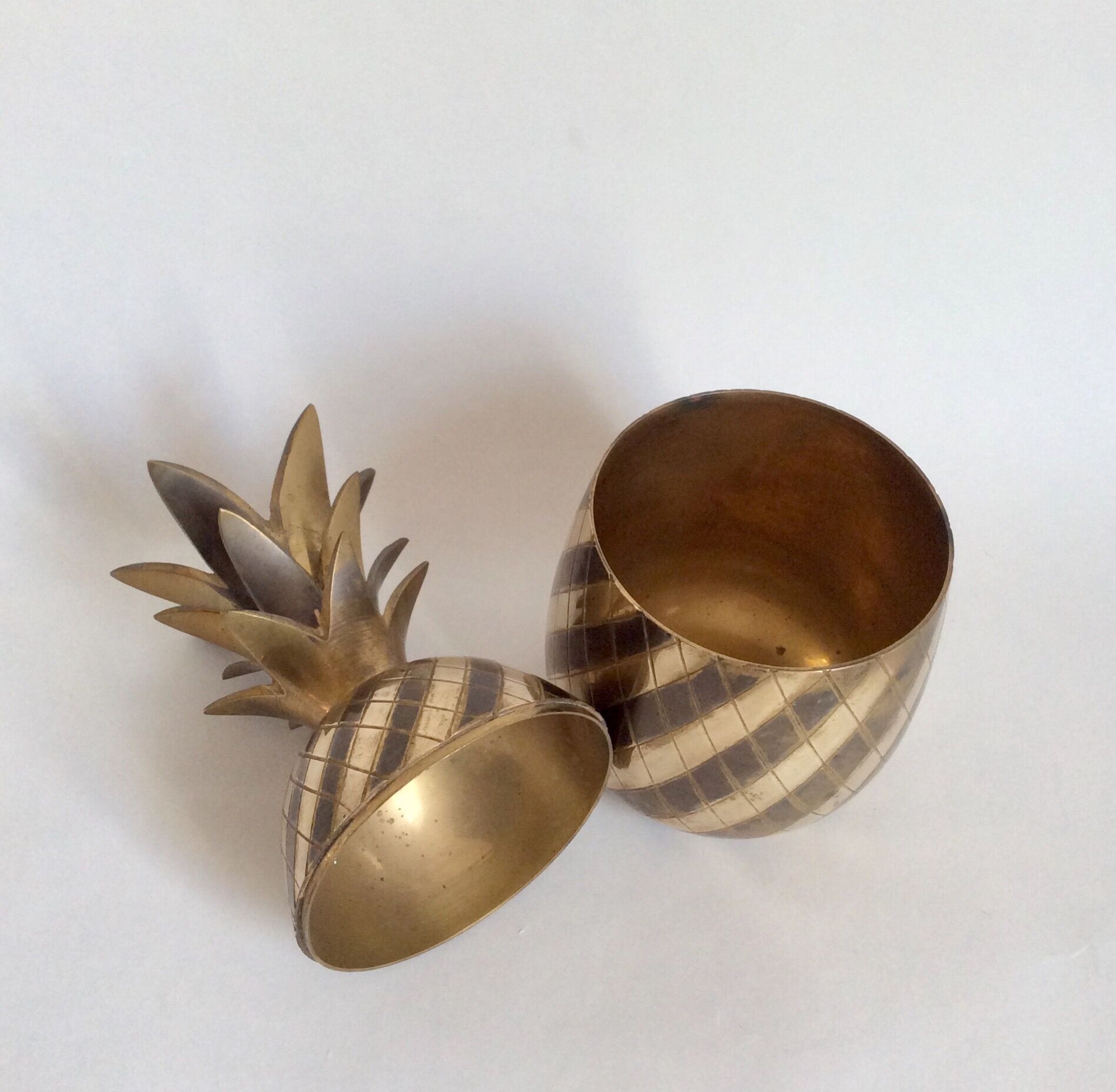 Brass pineapple