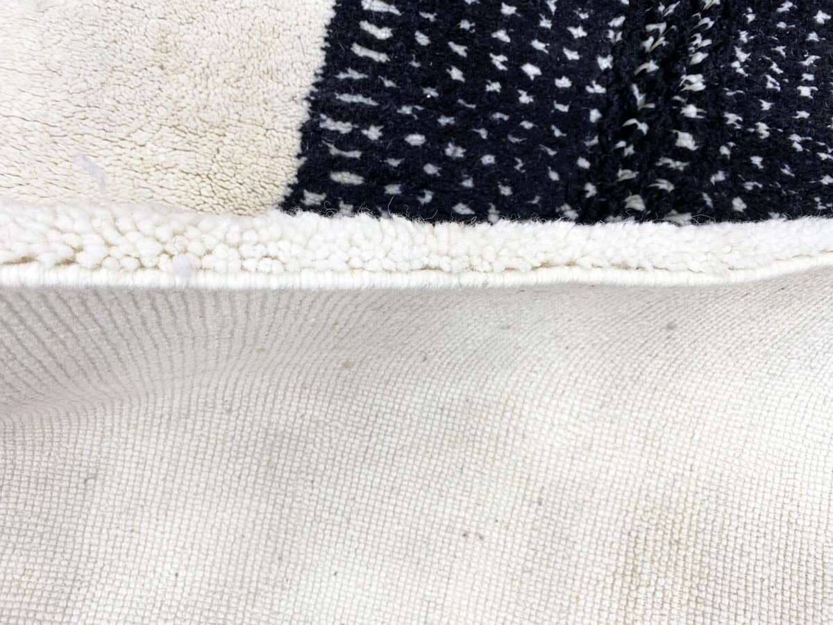 Traditional handmade Berber rug 250cmx150cm