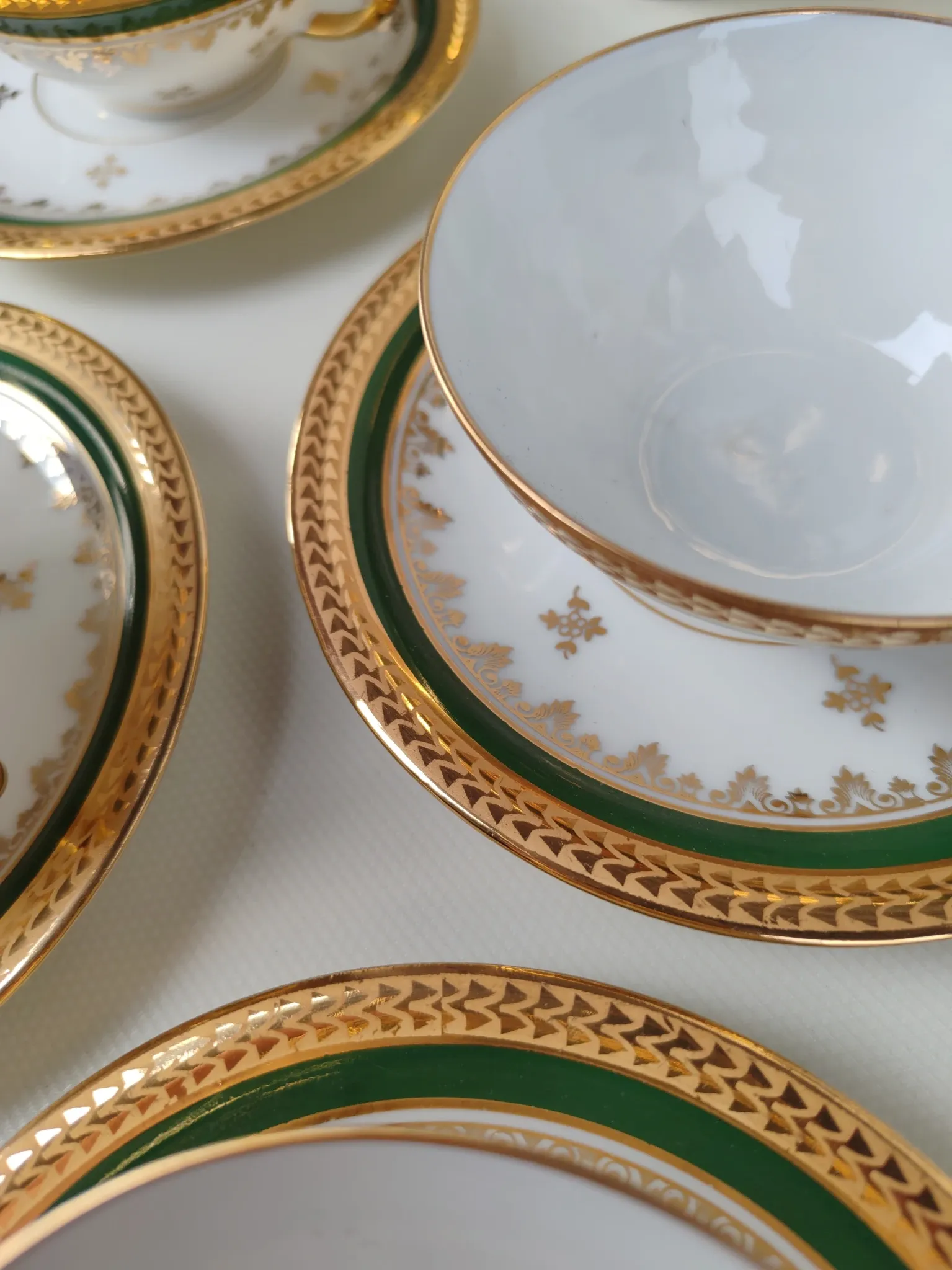 Limoges porcelain coffee service from the 1950s. For 6 people.