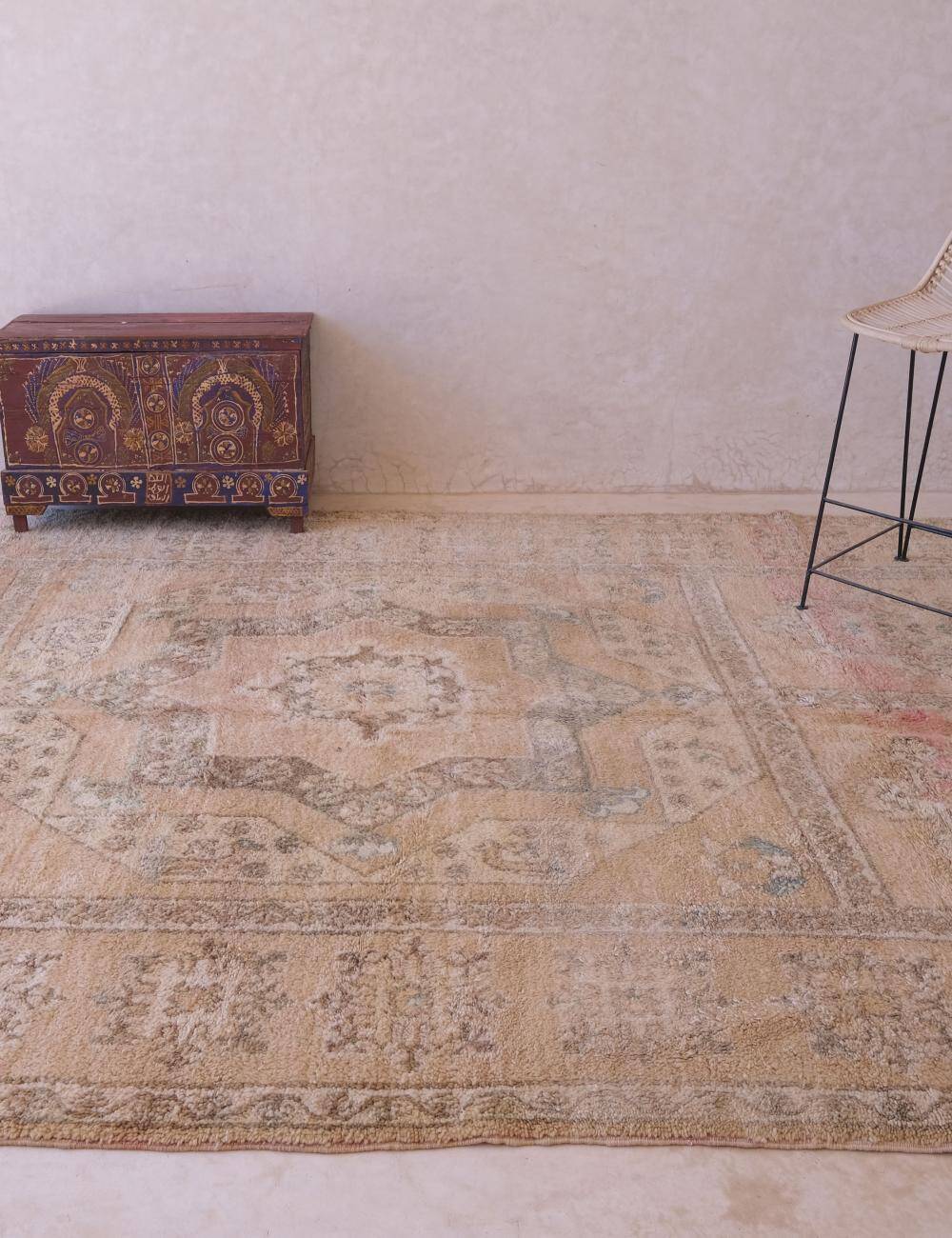 Vintage Berber Rug - 413 x 225 cm