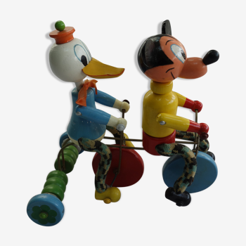 Old toy to shoot Donald and Mickey