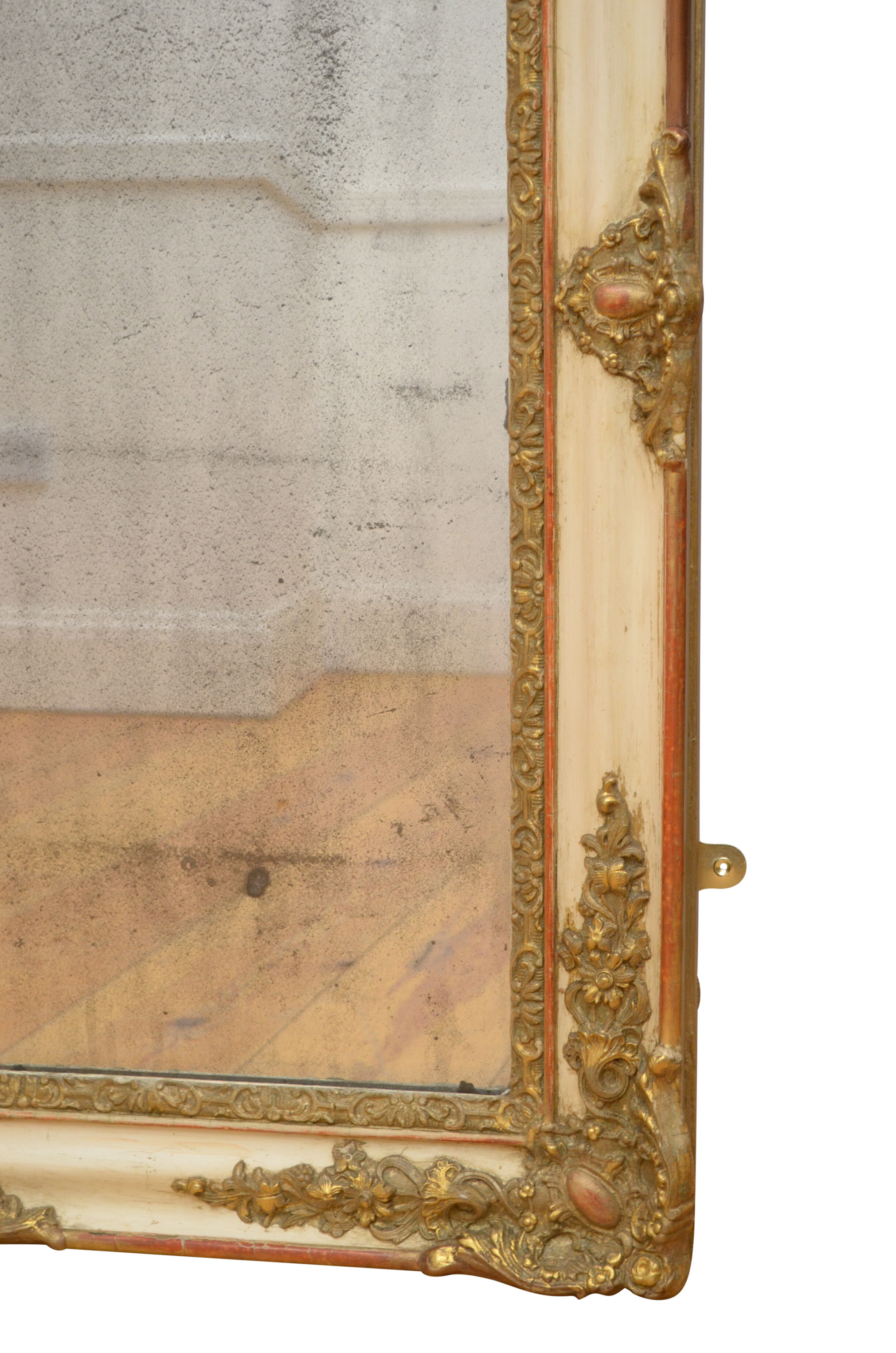 Elegant 19th century gilt mirror