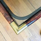 Table basse ancienne en rotin et angles laiton, dessus verre