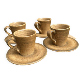 Set of 4 coffee cups + Longchamp stoneware plates