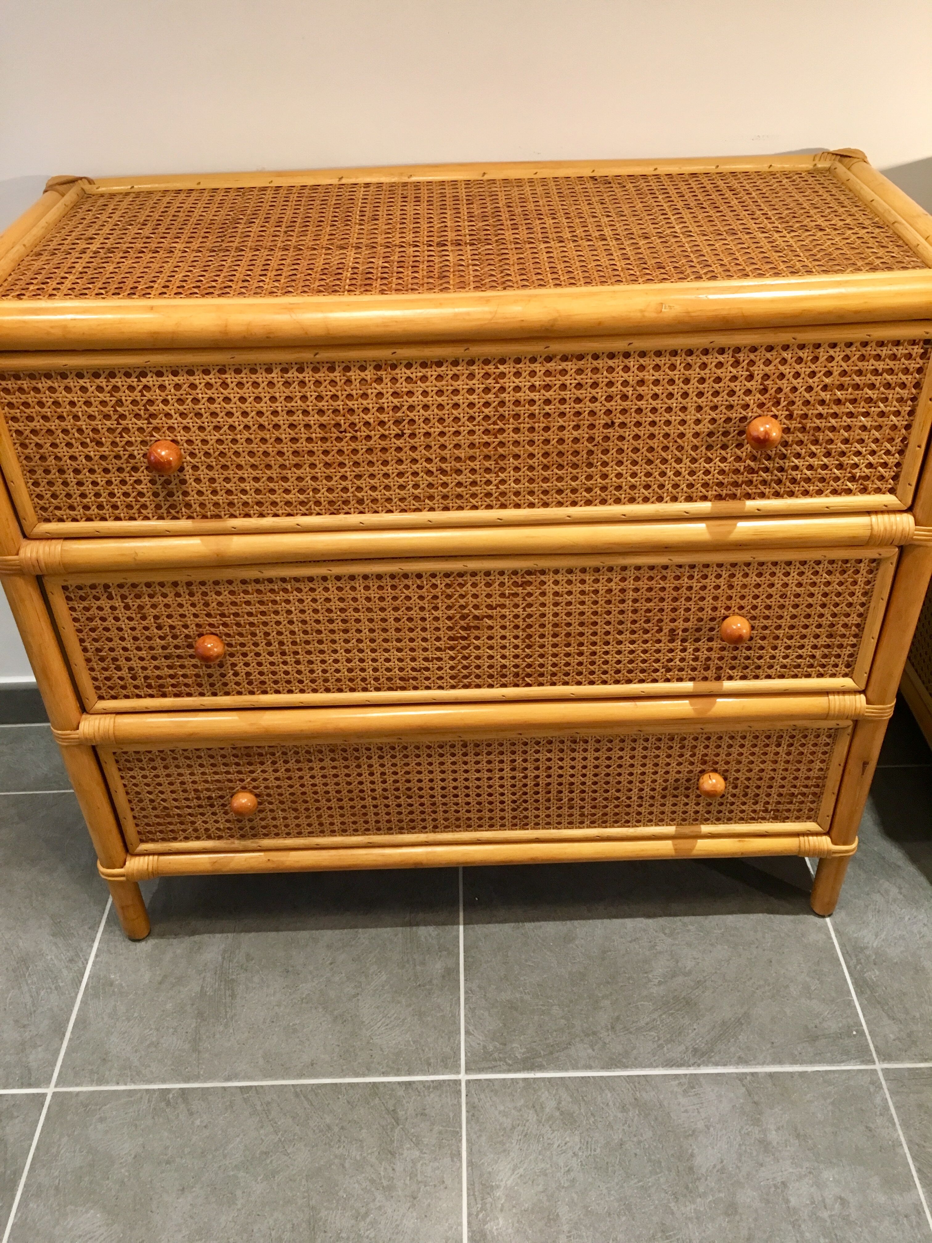 Commodes vintage, cannage en rotin