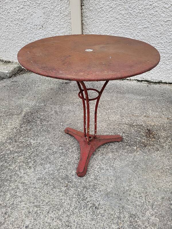Antique Round Painted Metal Bistro Table No. 5