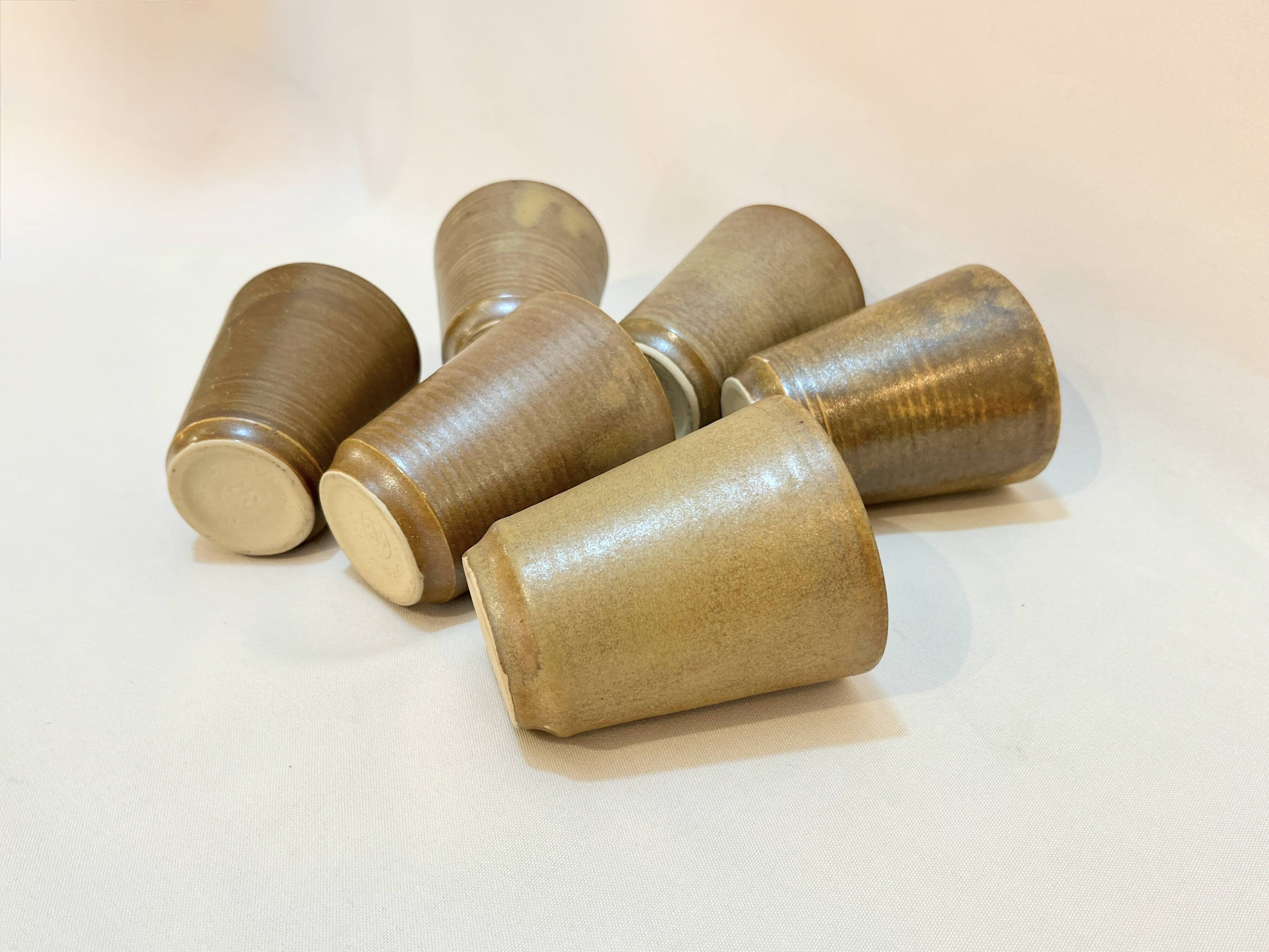 Set de 6 verre gobelets Digouin en grès beige marron