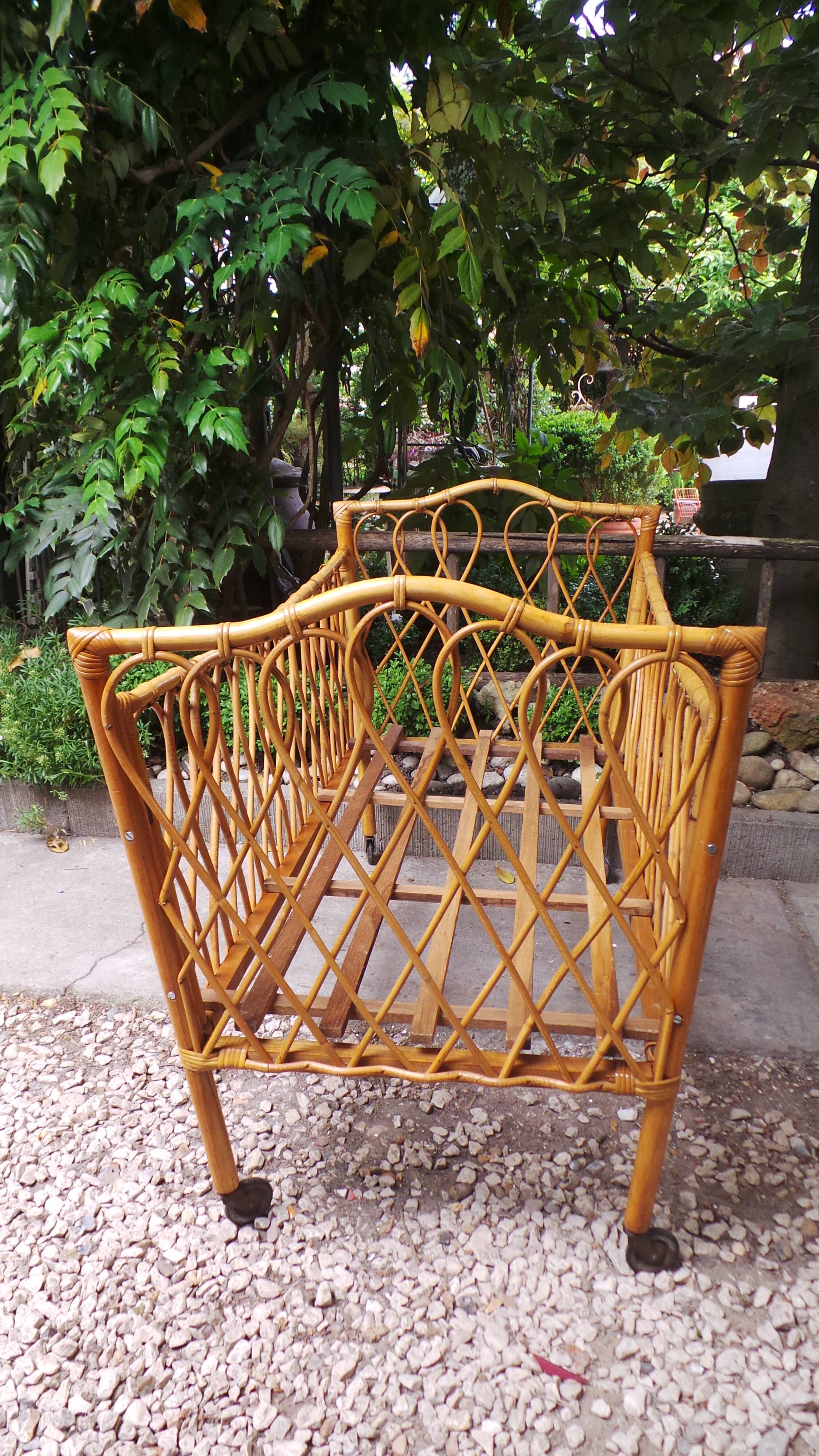Rattan crib of the 50s