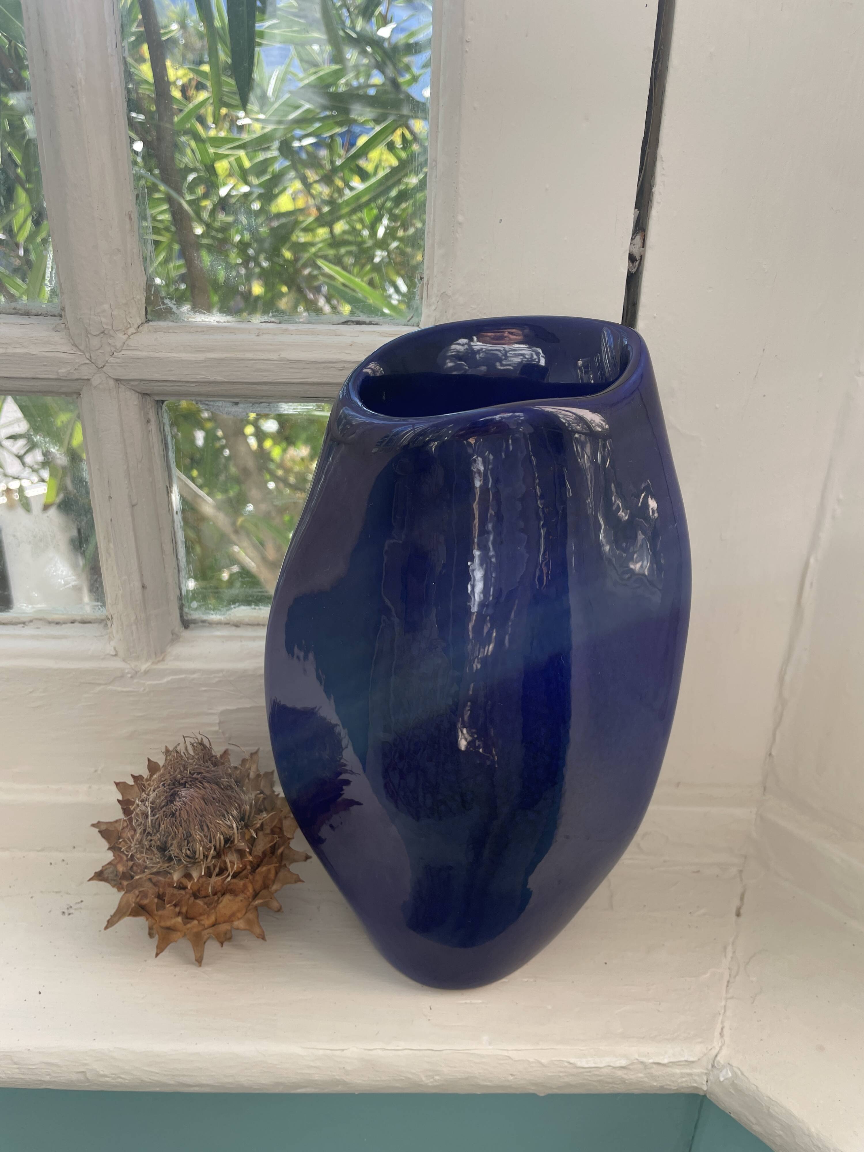 Max Idlas midnight blue ceramic vase